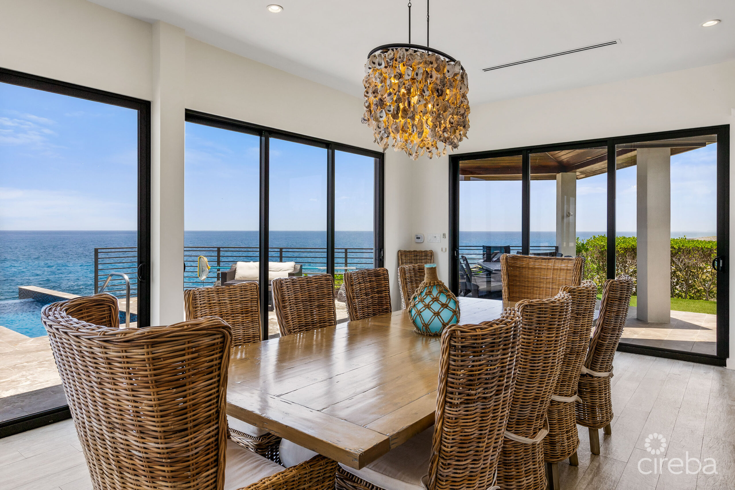 BELLA VISTA-LUXURY PANORAMIC OCEANFRONT 5 BEDROOM ESTATE