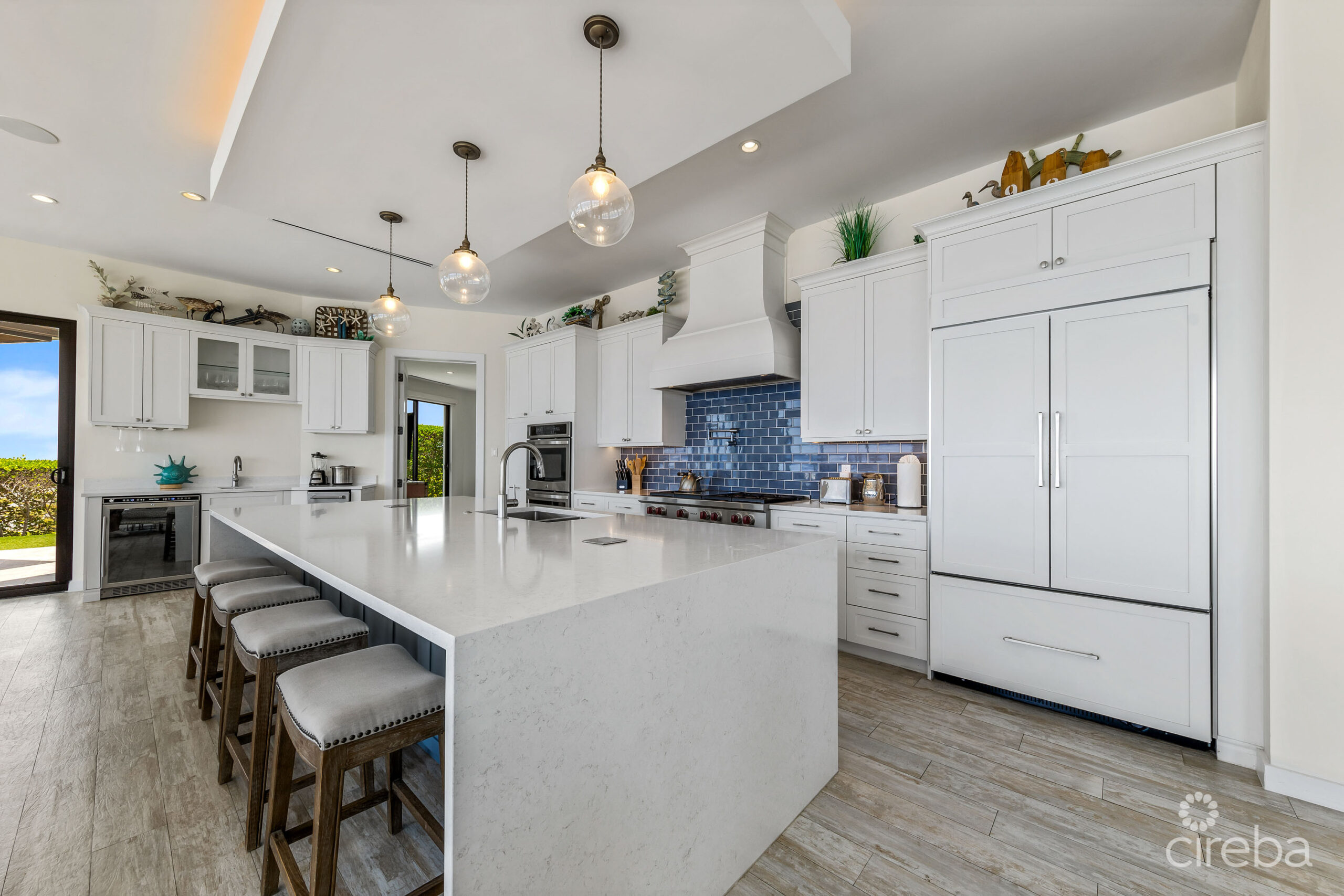 BELLA VISTA-LUXURY PANORAMIC OCEANFRONT 5 BEDROOM ESTATE