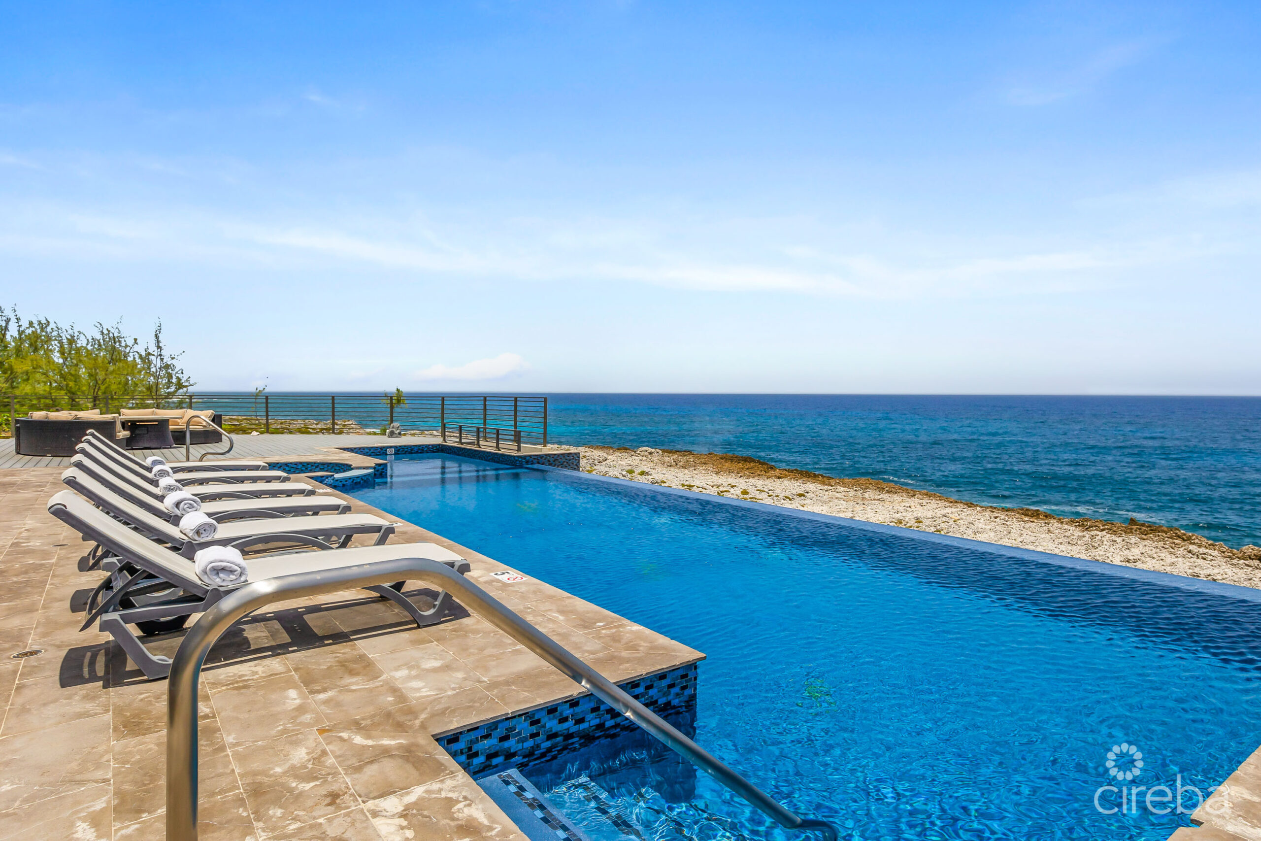 BELLA VISTA-LUXURY PANORAMIC OCEANFRONT 5 BEDROOM ESTATE