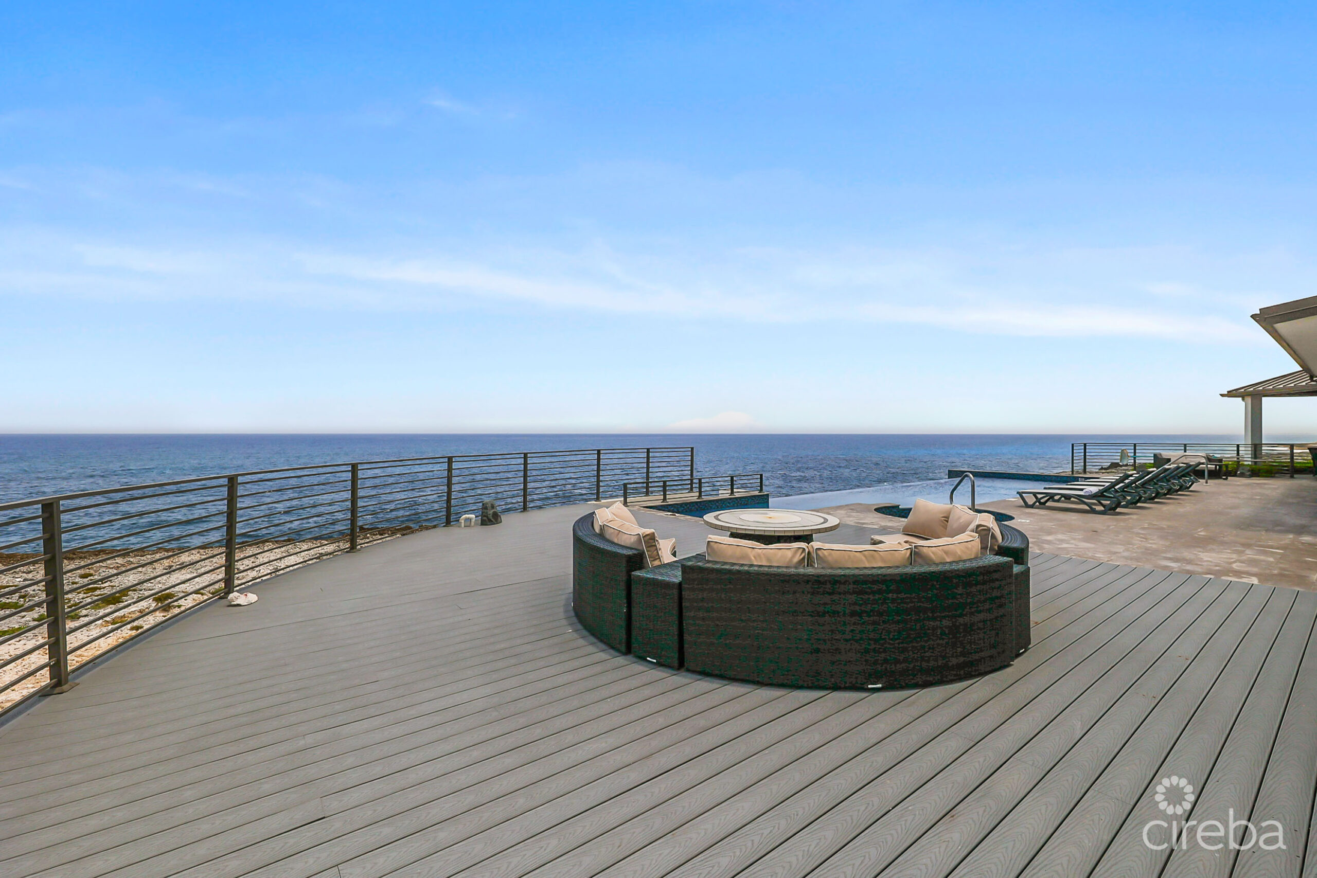 BELLA VISTA-LUXURY PANORAMIC OCEANFRONT 5 BEDROOM ESTATE