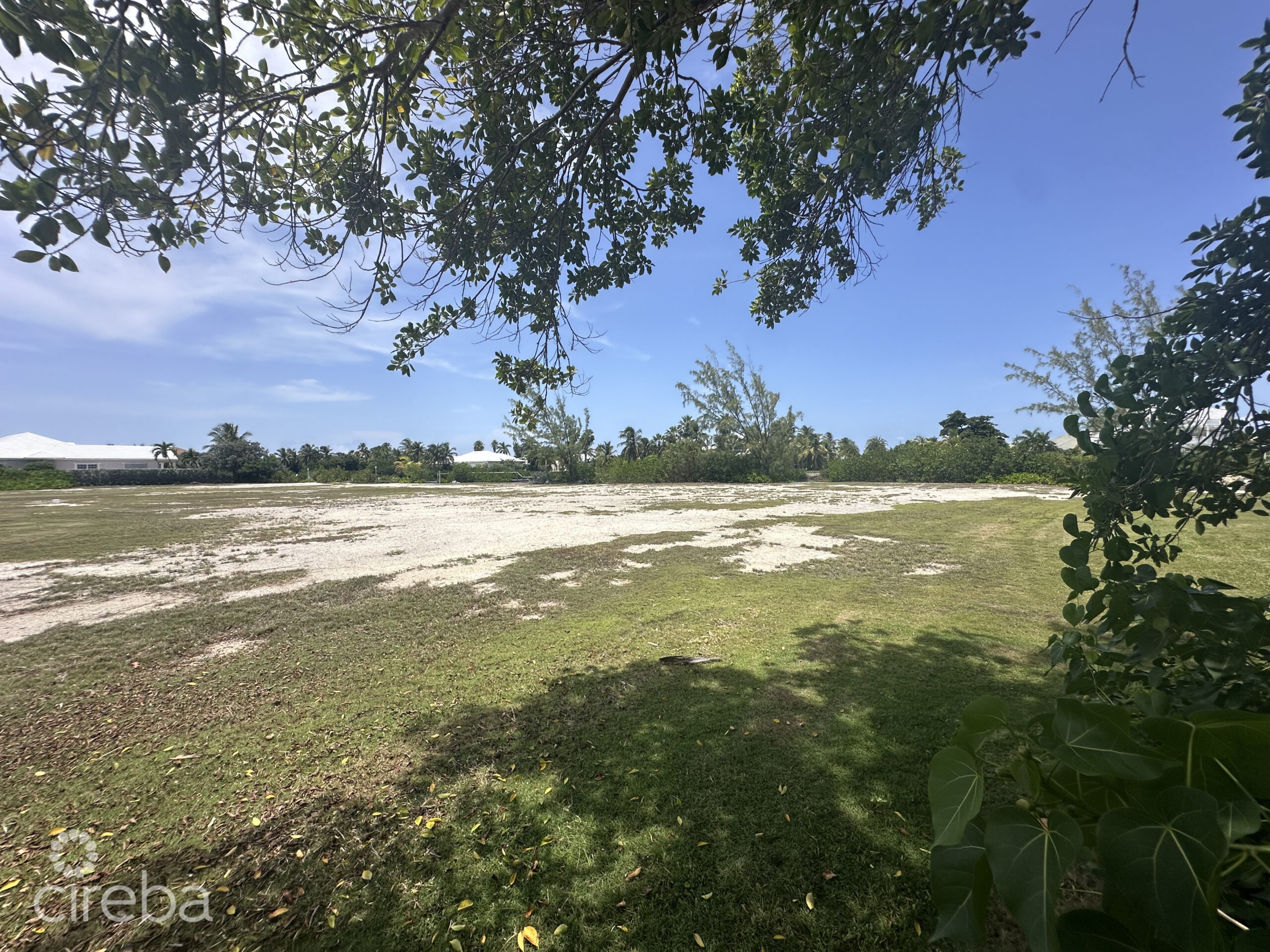 REDUCED US$225,000 – THE SHORES CANAL FRONT LARGE 0.4459ACRES