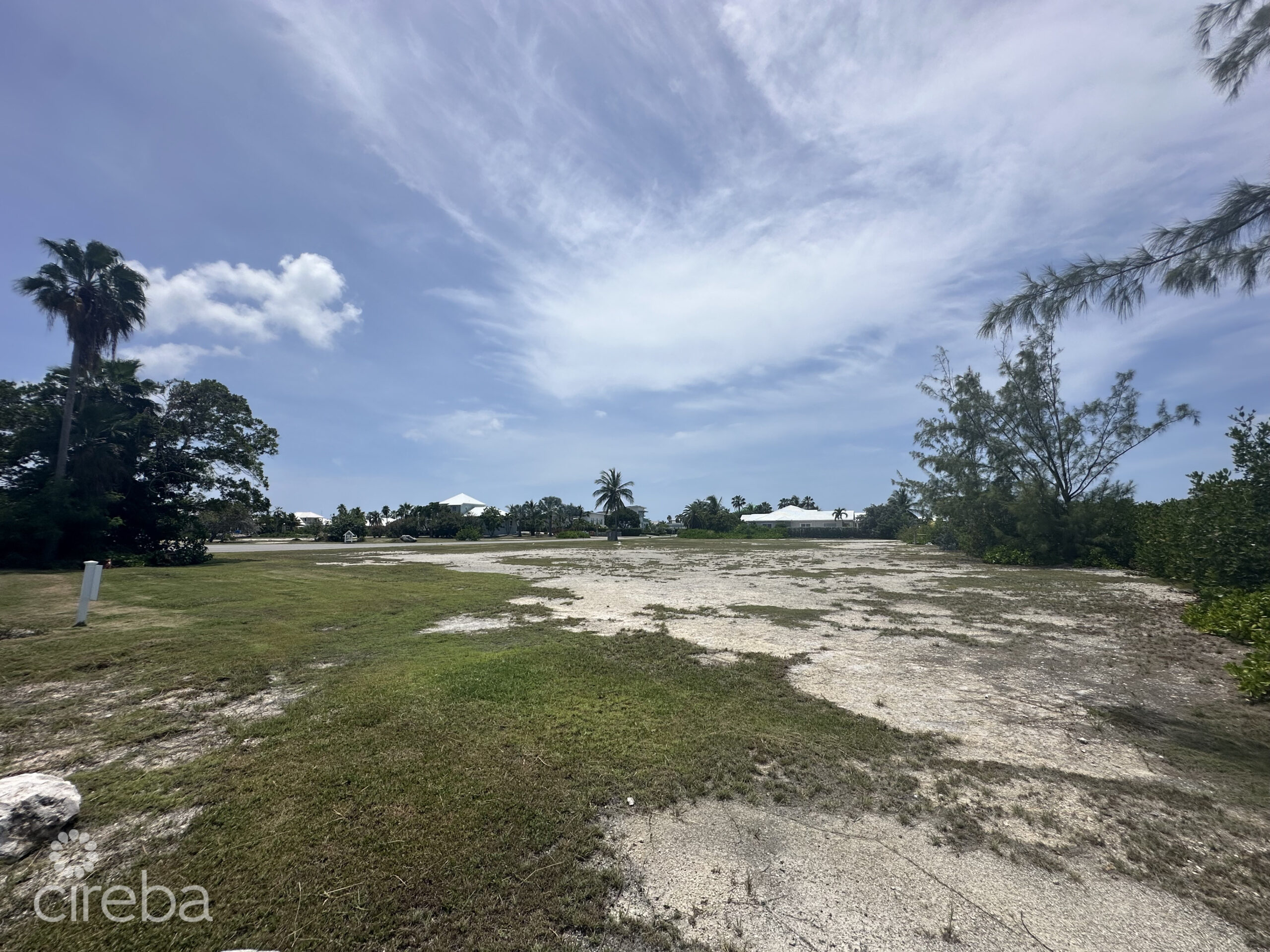 REDUCED US$225,000 – THE SHORES CANAL FRONT LARGE 0.4459ACRES