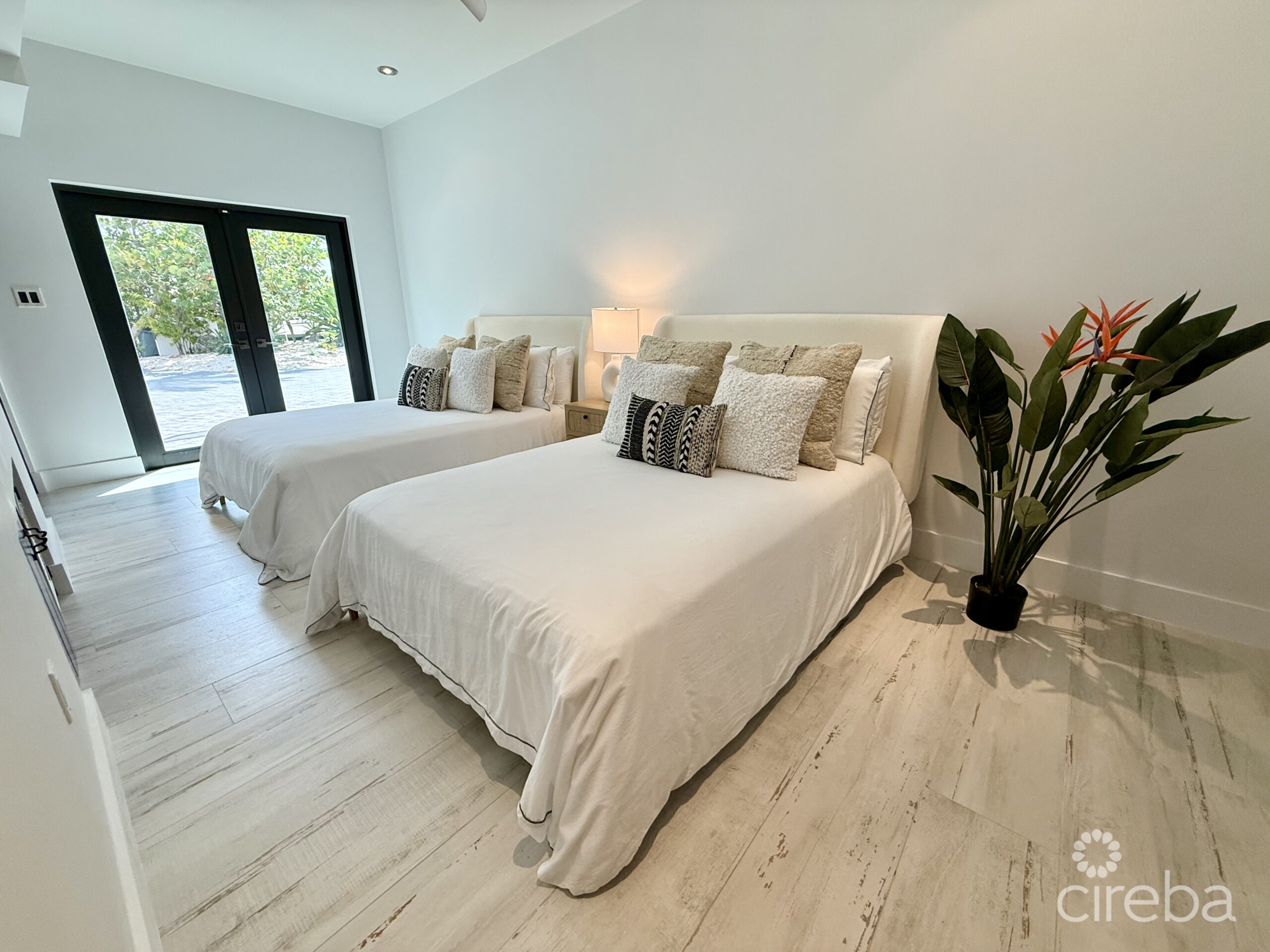 CRYSTAL HARBOUR – OCEAN FRONT HOME