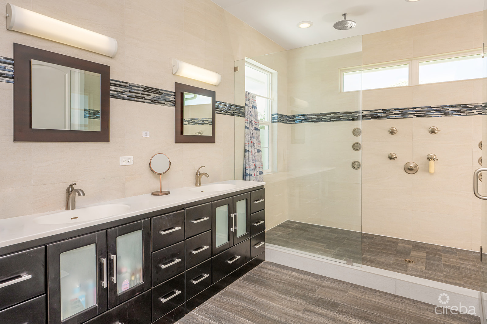 BIMINI DR – EXECUTIVE CANAL FRONT HOME IN GRAND HARBOUR