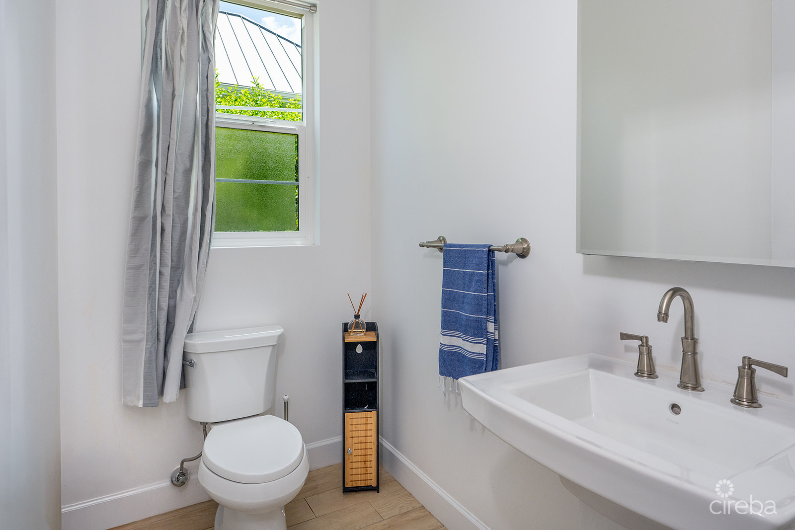 BIMINI DR – EXECUTIVE CANAL FRONT HOME IN GRAND HARBOUR