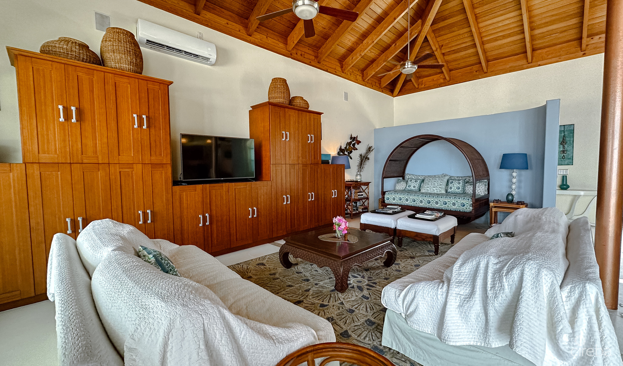 LITTLE CAYMAN BEACHFRONT HOME WITH POOL