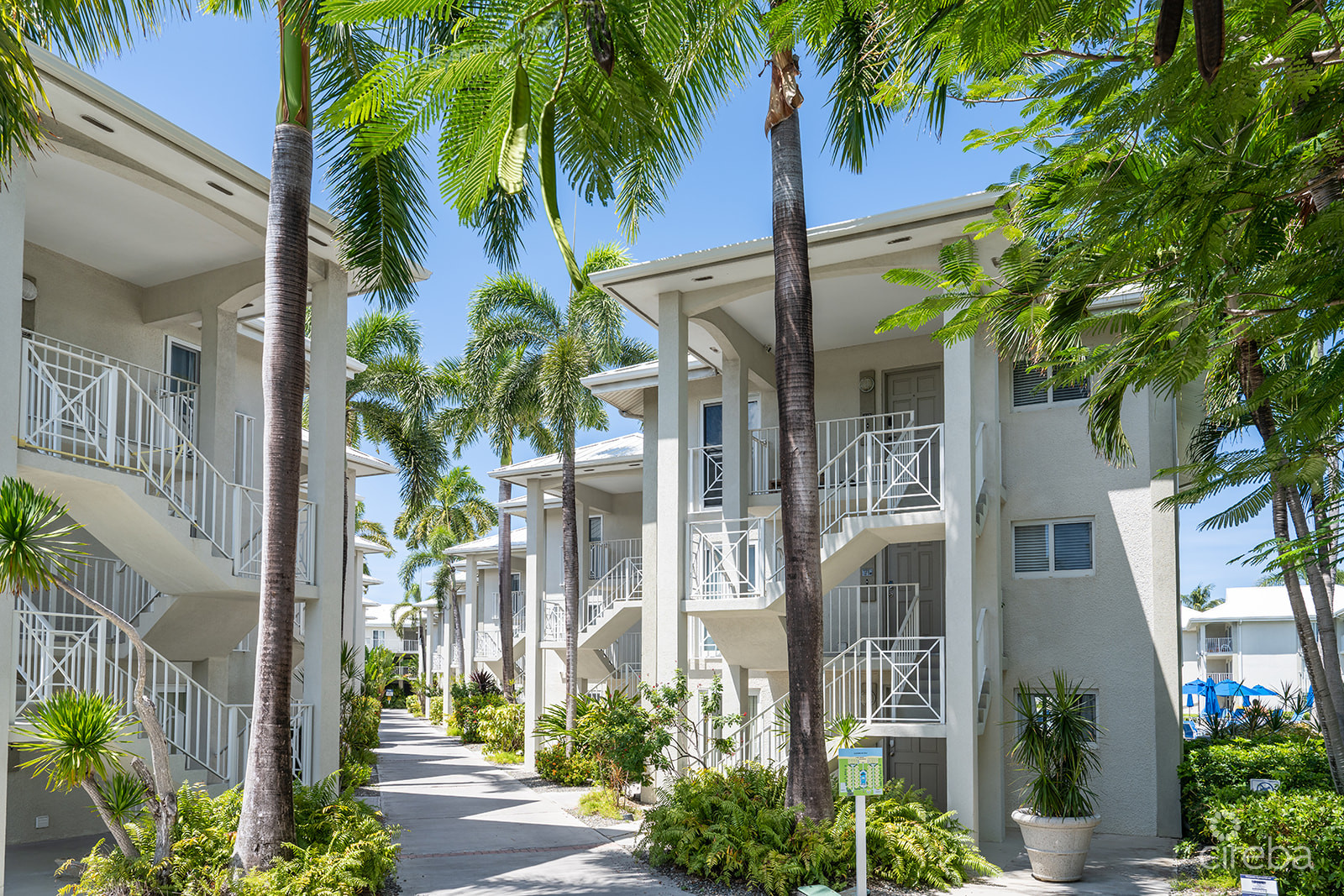 SUNSET COVE  – PENTHOUSE – CORNER UNIT