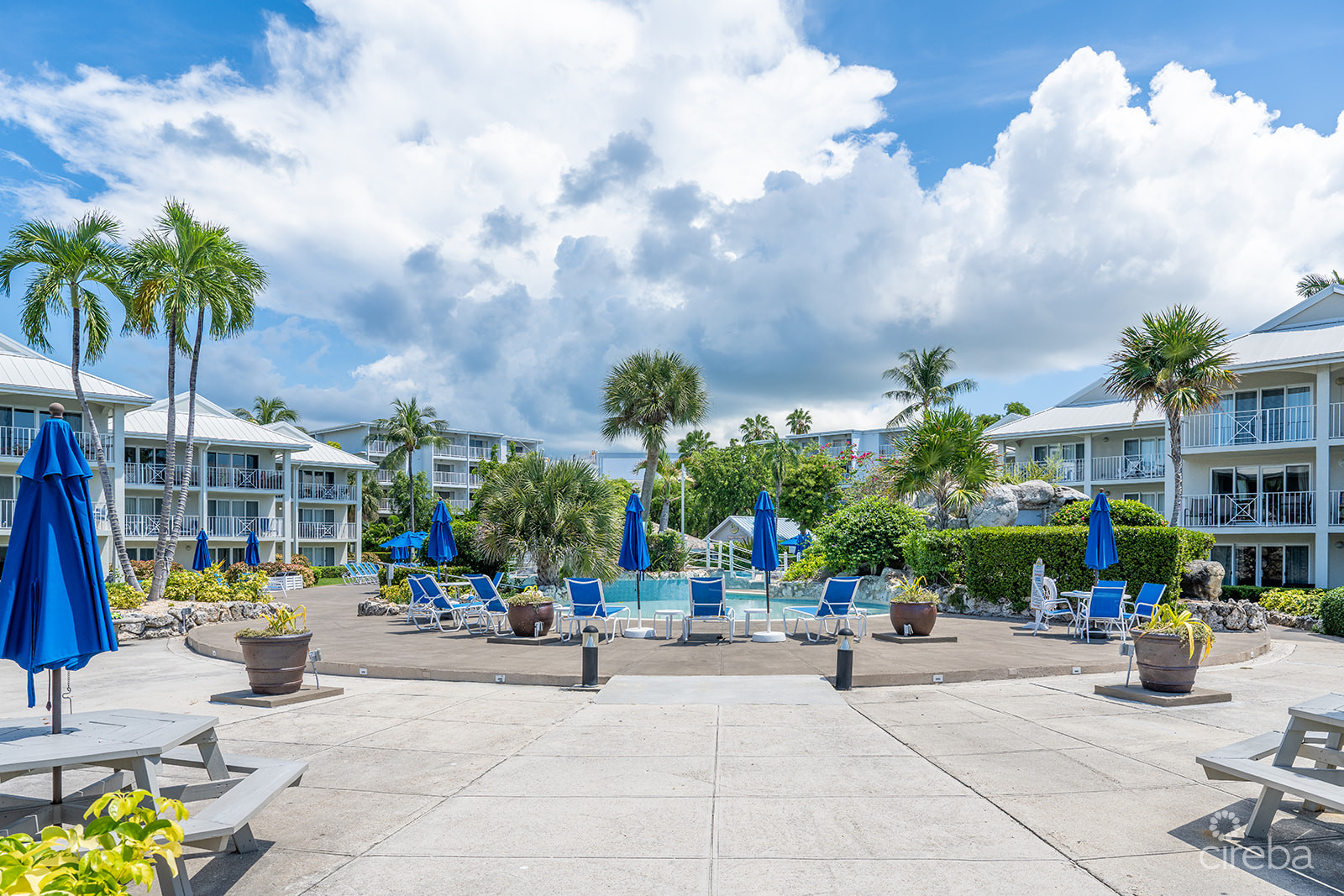 SUNSET COVE  – PENTHOUSE – CORNER UNIT