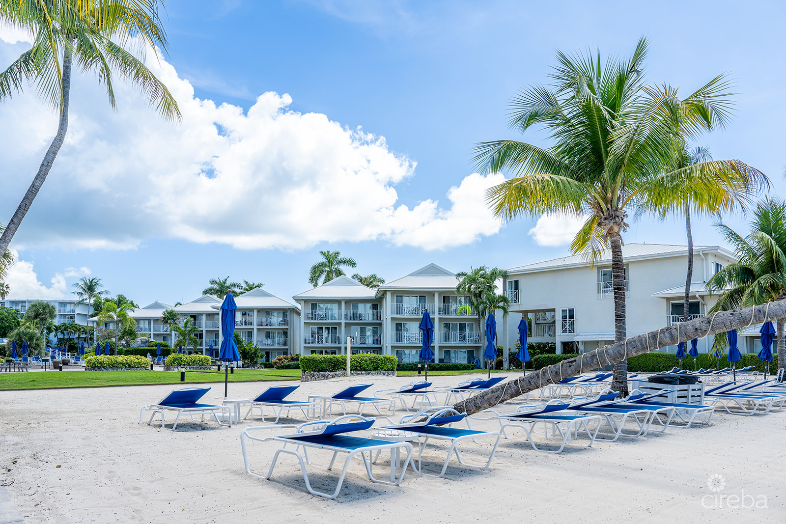 SUNSET COVE  – PENTHOUSE – CORNER UNIT