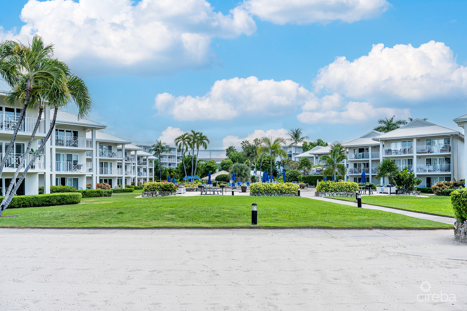 SUNSET COVE  – PENTHOUSE – CORNER UNIT