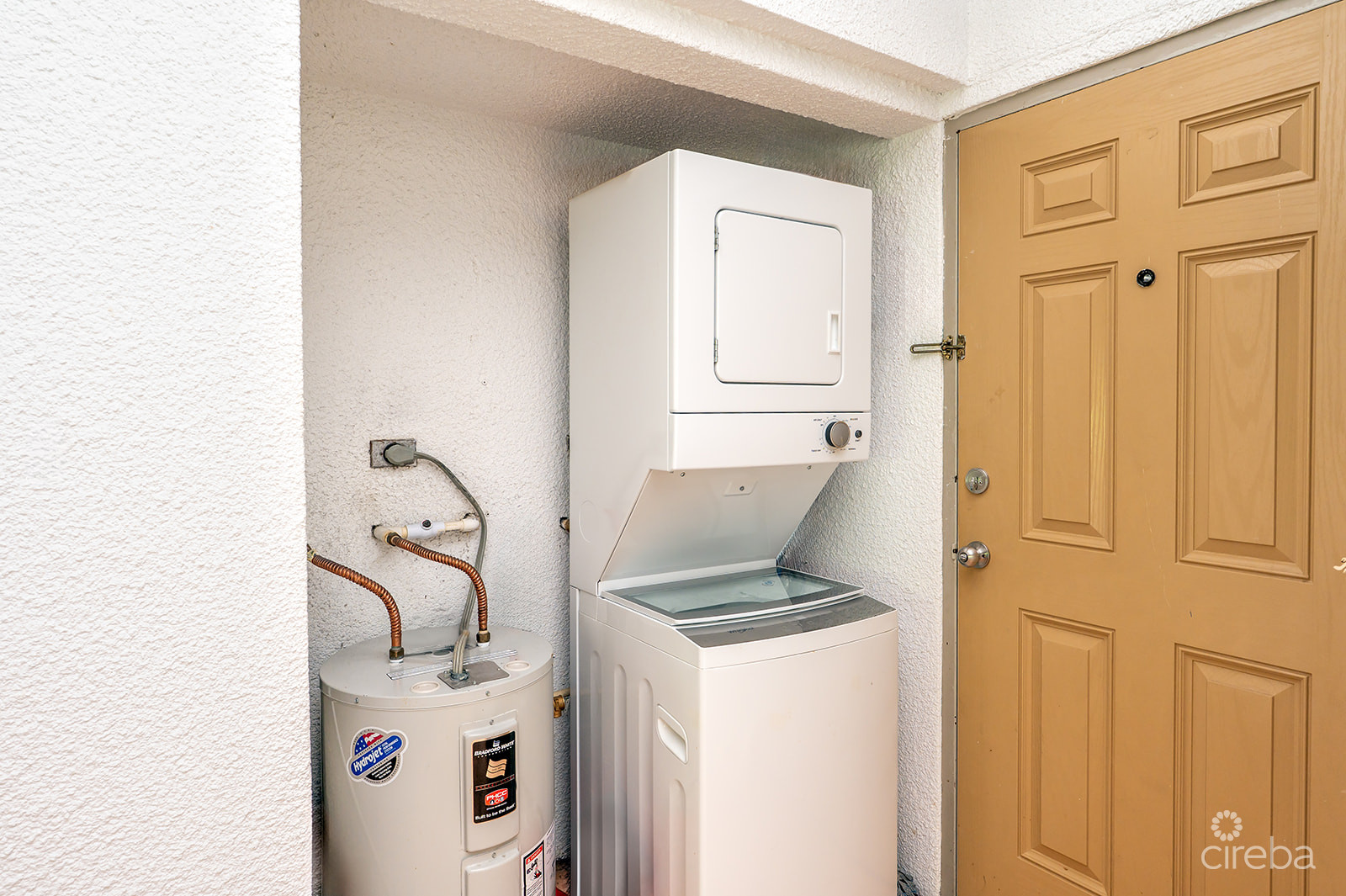 SUNSET COVE  – PENTHOUSE – CORNER UNIT