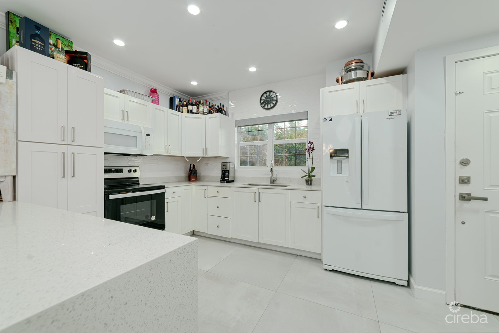 OCEAN CLUB 2BED/2.5BATH CONDO