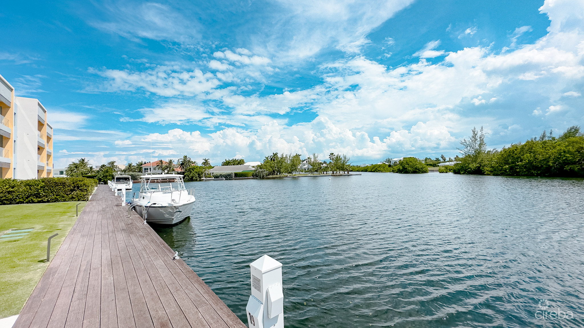1 BED ONE CANAL POINT