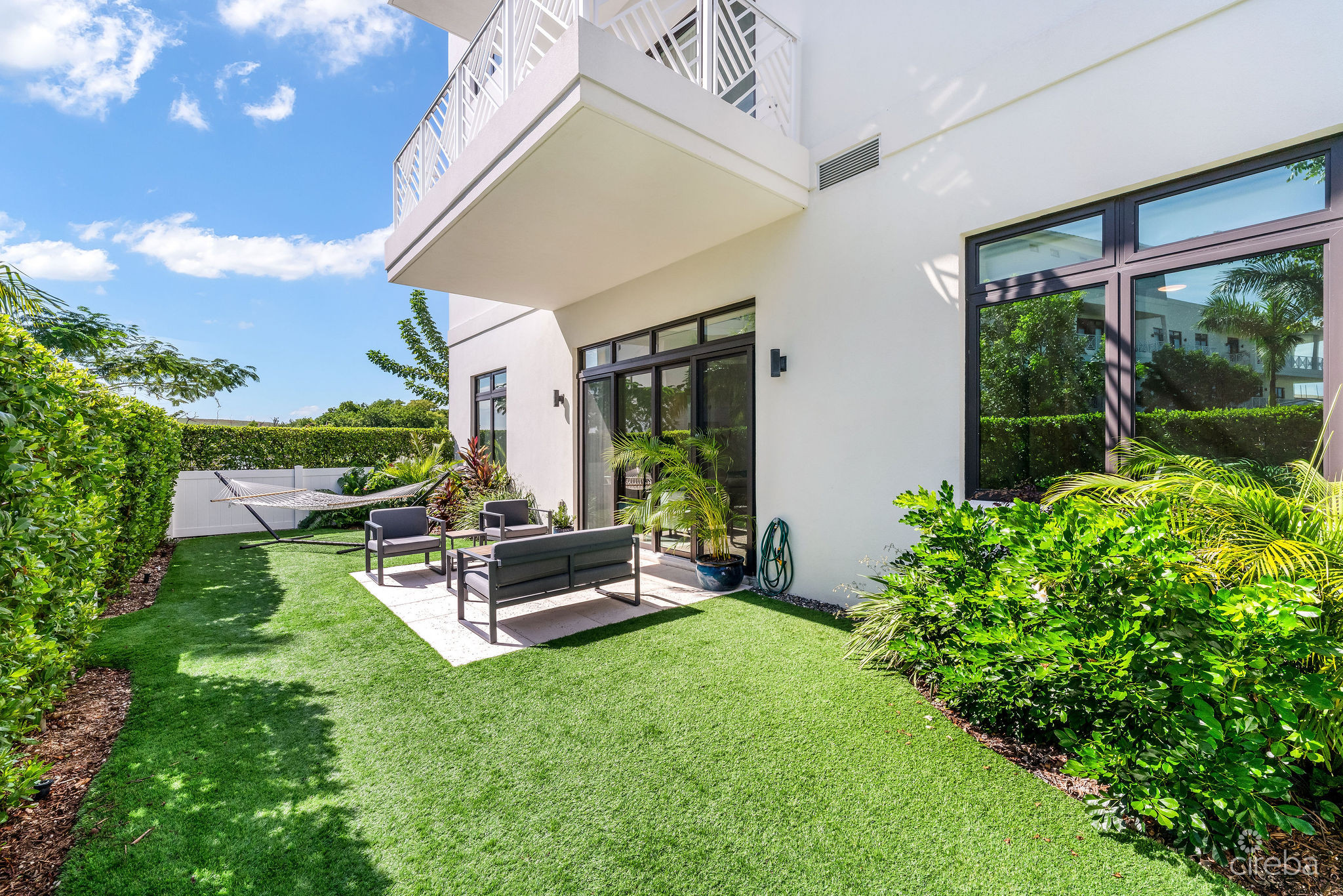 OLEA 414 – PRIVATE GARDEN 2-BED RESIDENCE