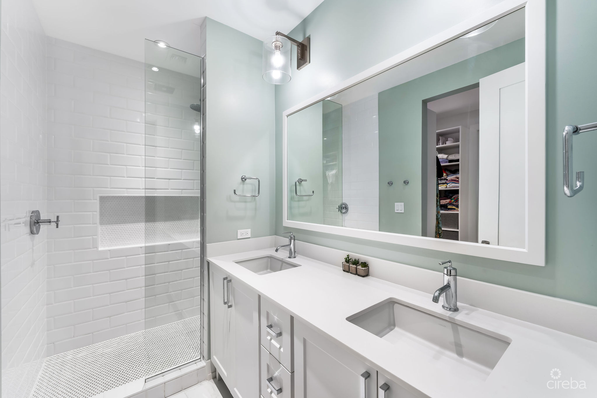 OLEA 414 – PRIVATE GARDEN 2-BED RESIDENCE