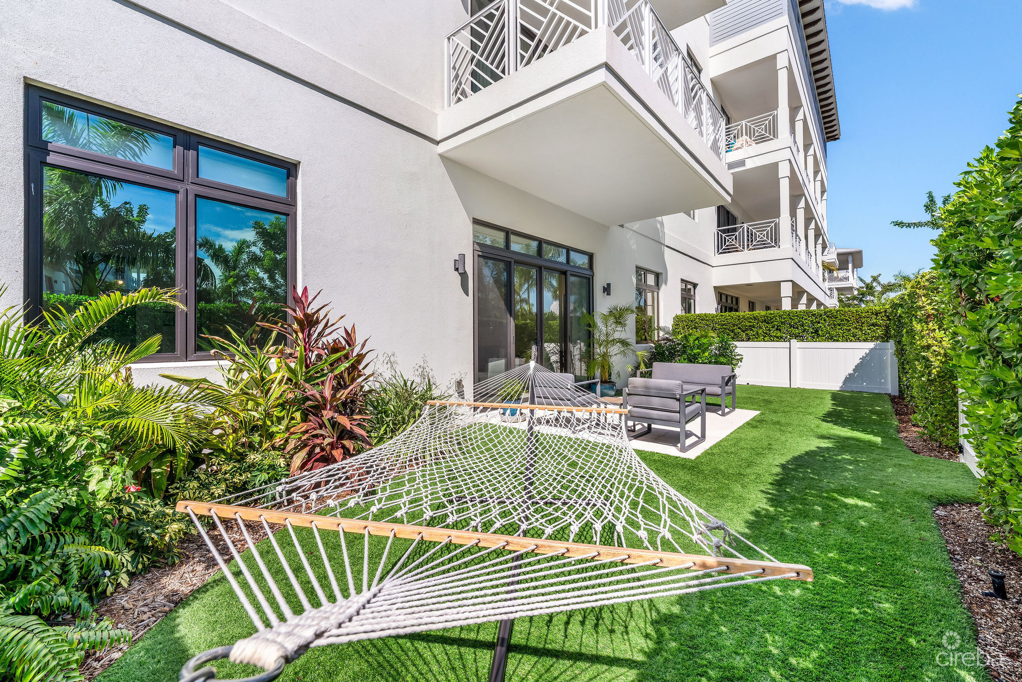 OLEA 414 – PRIVATE GARDEN 2-BED RESIDENCE