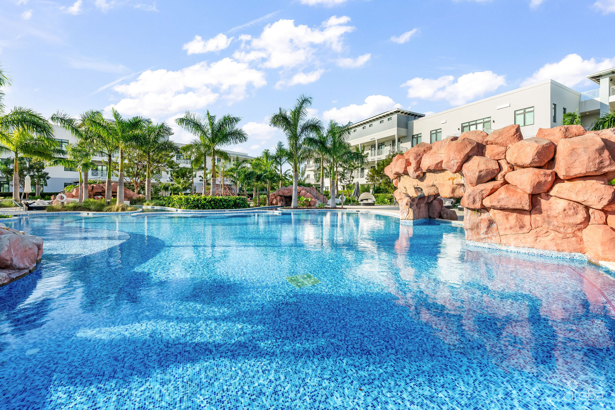 OLEA 414 – PRIVATE GARDEN 2-BED RESIDENCE