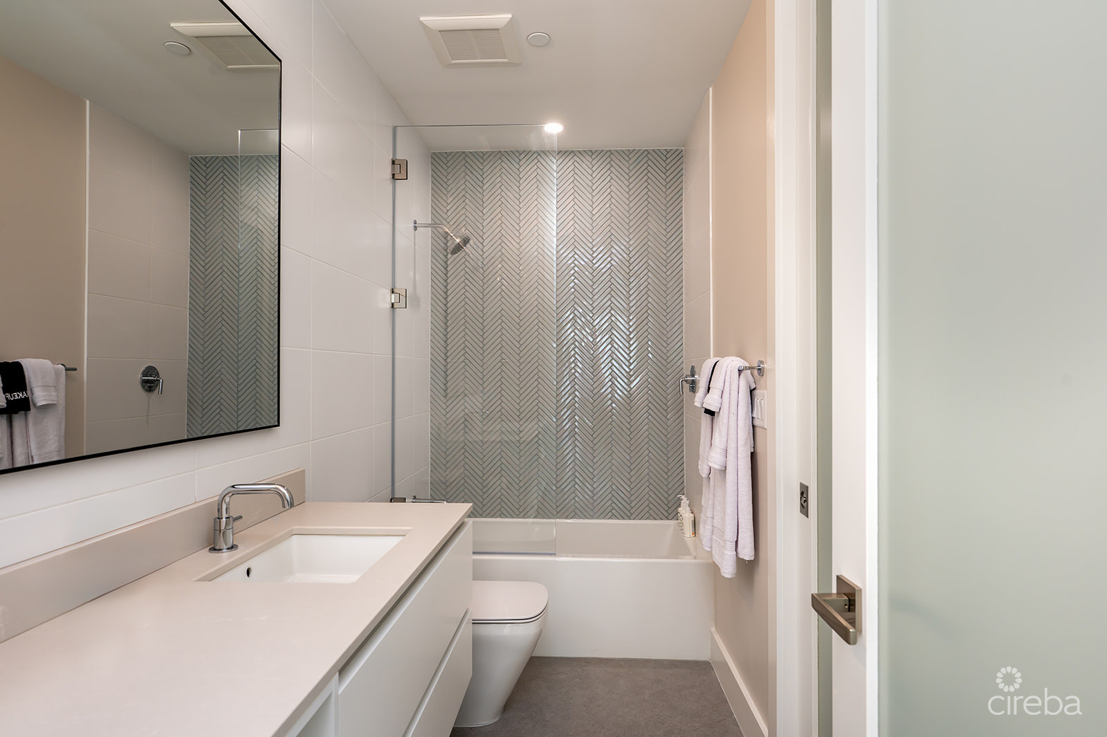 POINT WEST PENTHOUSE #29 – THREE BED OCEAN VIEW