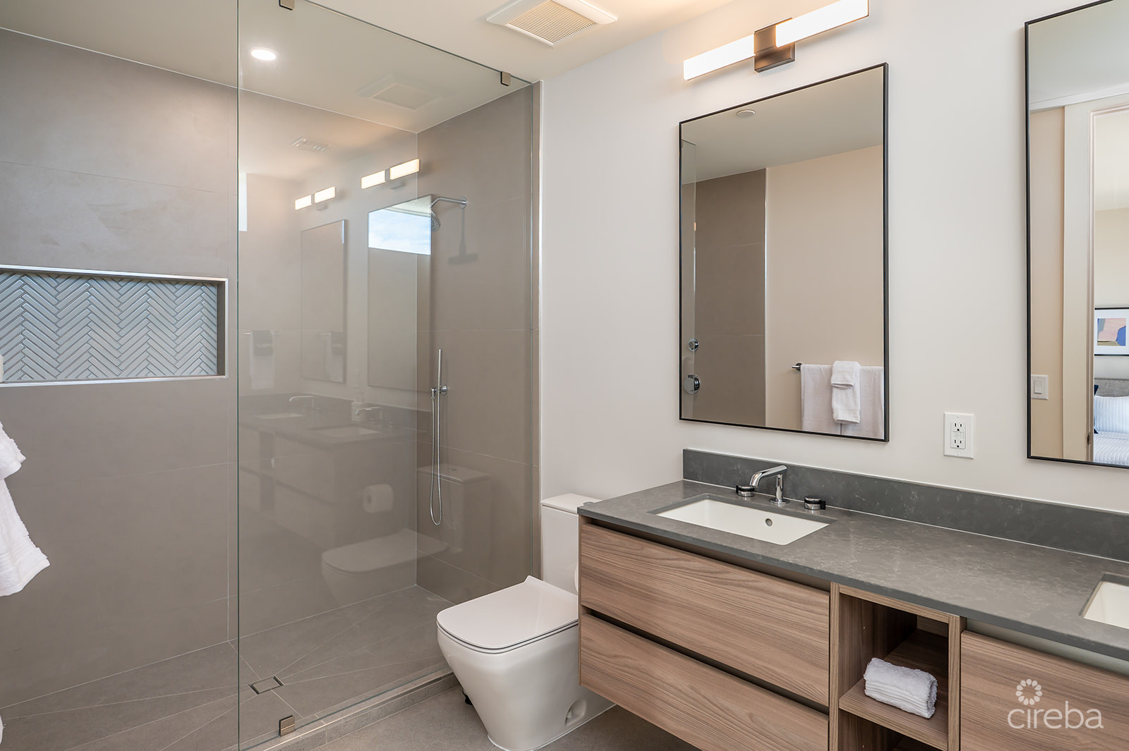 POINT WEST PENTHOUSE #29 – THREE BED OCEAN VIEW