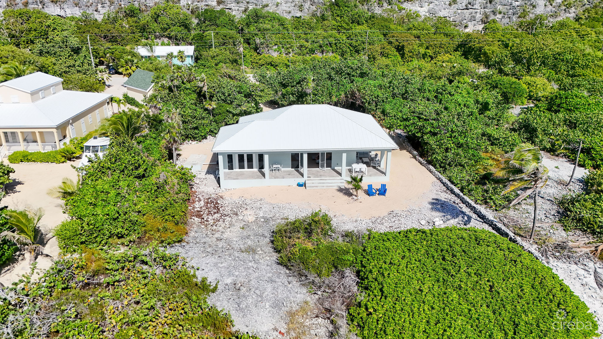 SOUTHSIDE SEAFRONT VILLA