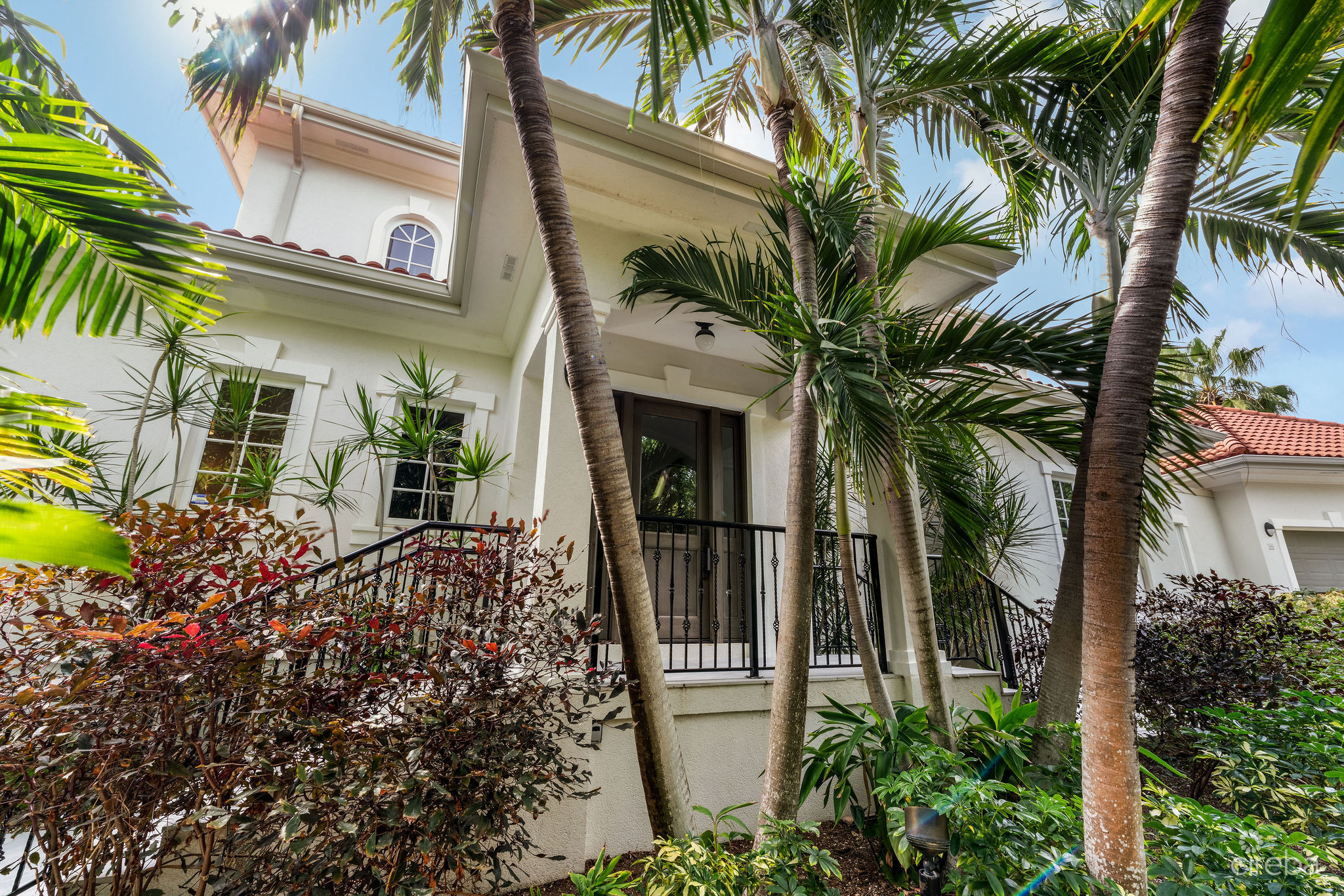 4 BED CANAL FRONT VILLA – VISTA DEL MAR