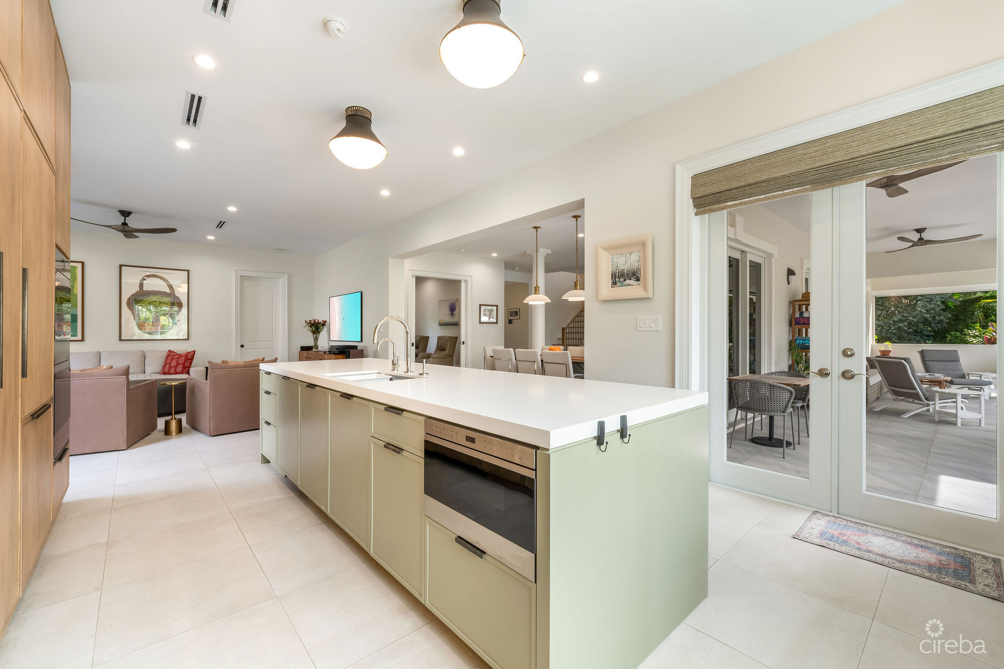 4 BED CANAL FRONT VILLA – VISTA DEL MAR