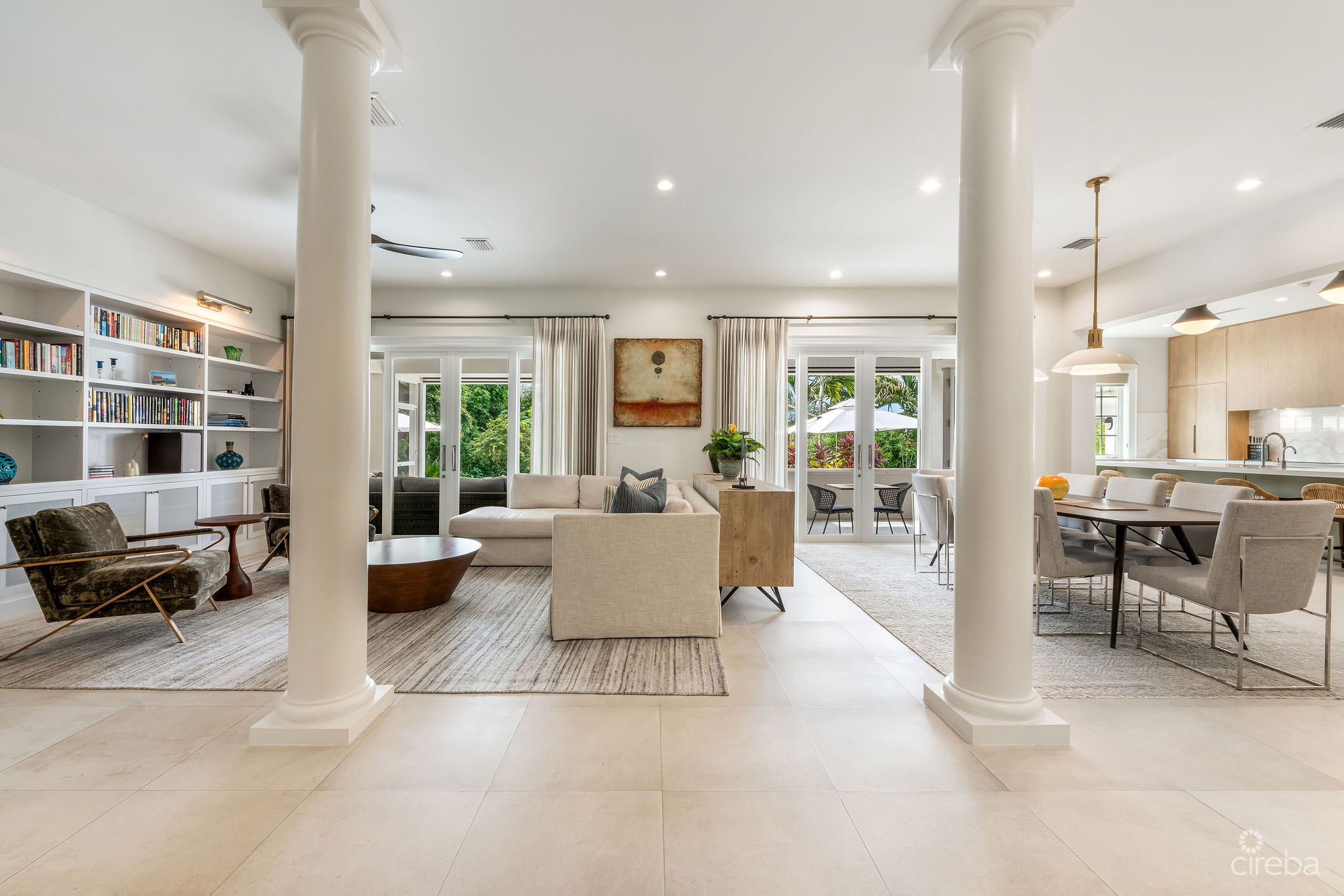 4 BED CANAL FRONT VILLA – VISTA DEL MAR