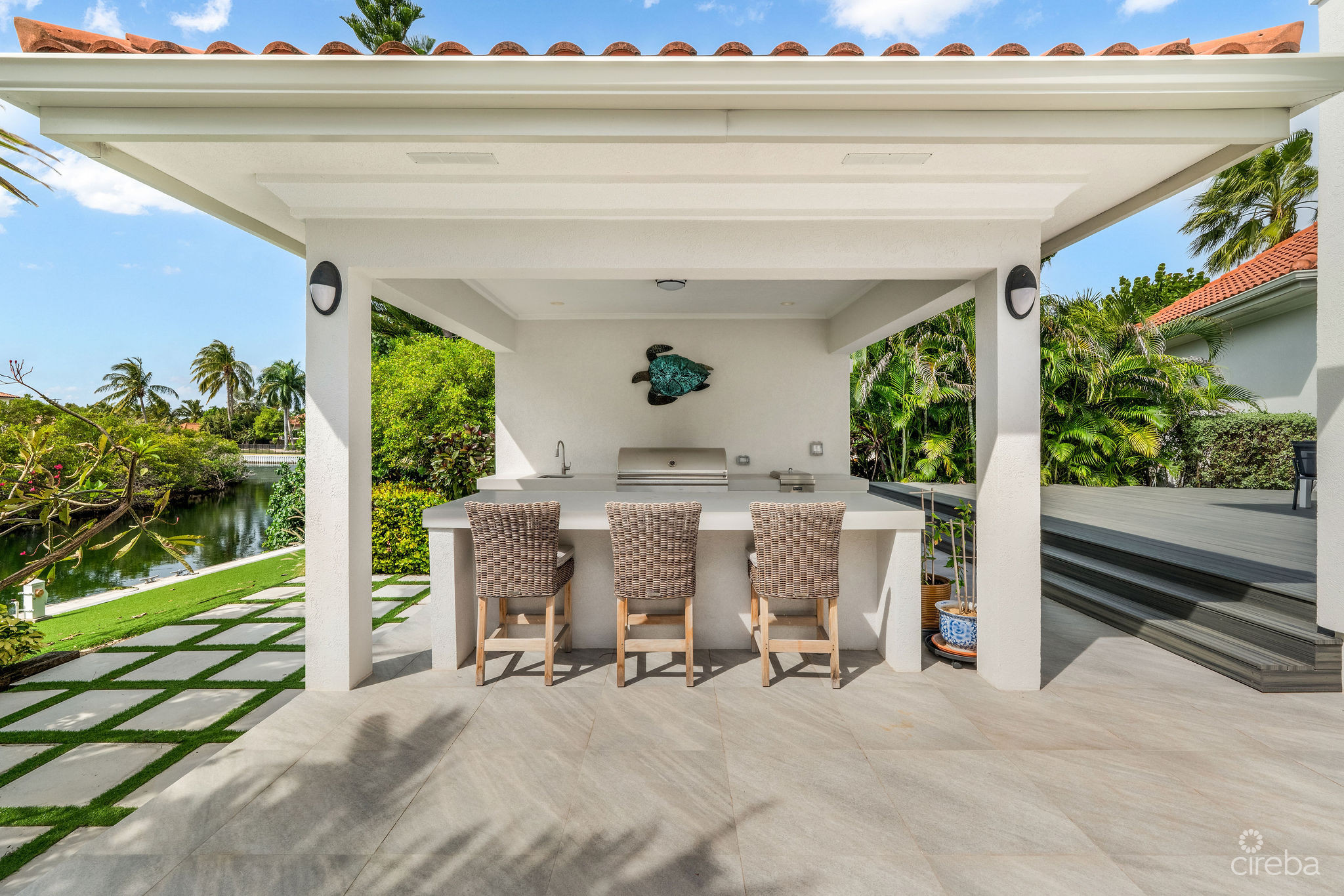 4 BED CANAL FRONT VILLA – VISTA DEL MAR