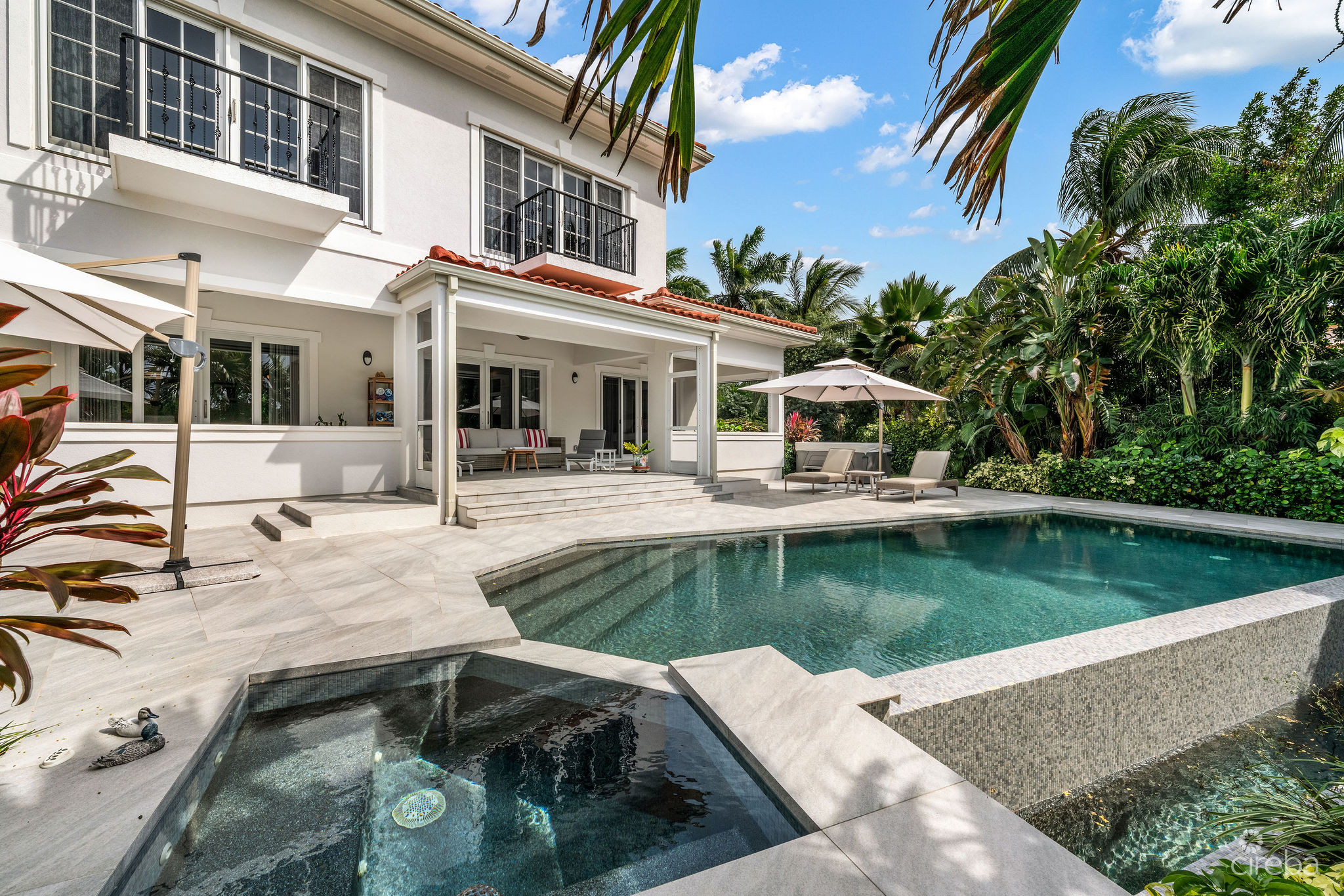 4 BED CANAL FRONT VILLA – VISTA DEL MAR