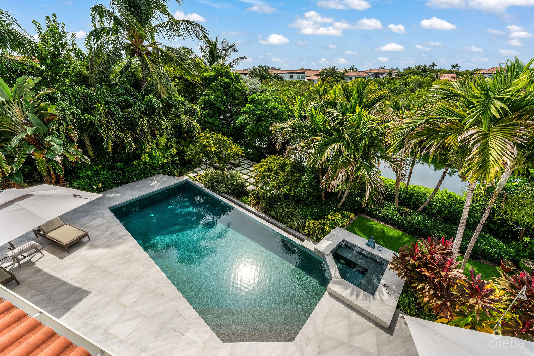4 BED CANAL FRONT VILLA – VISTA DEL MAR