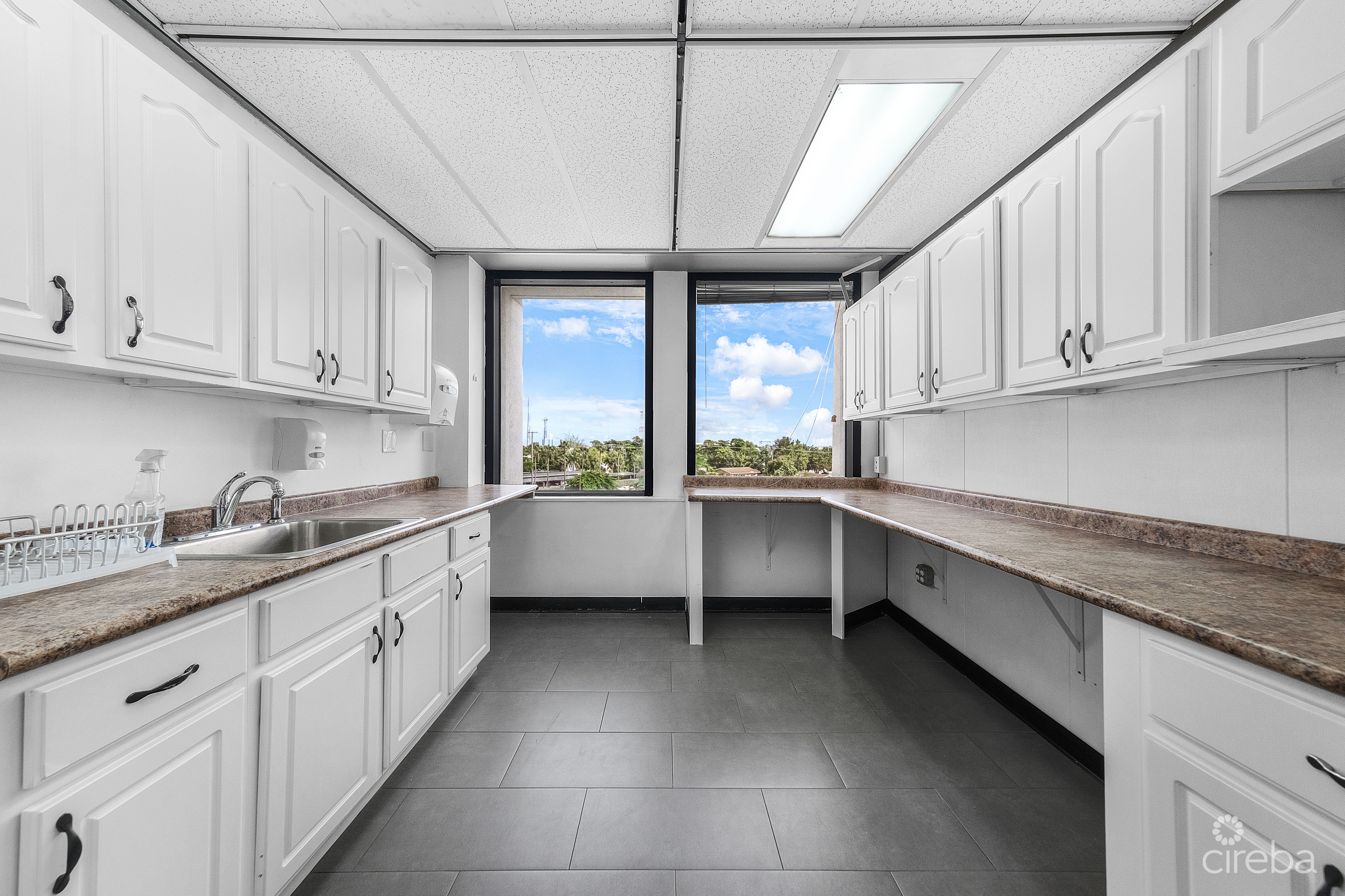 RARE  ENTIRE FLOOR COMMERCIAL OFFICE, GEORGE TOWN – OWNER FINANCING AVAILABLE