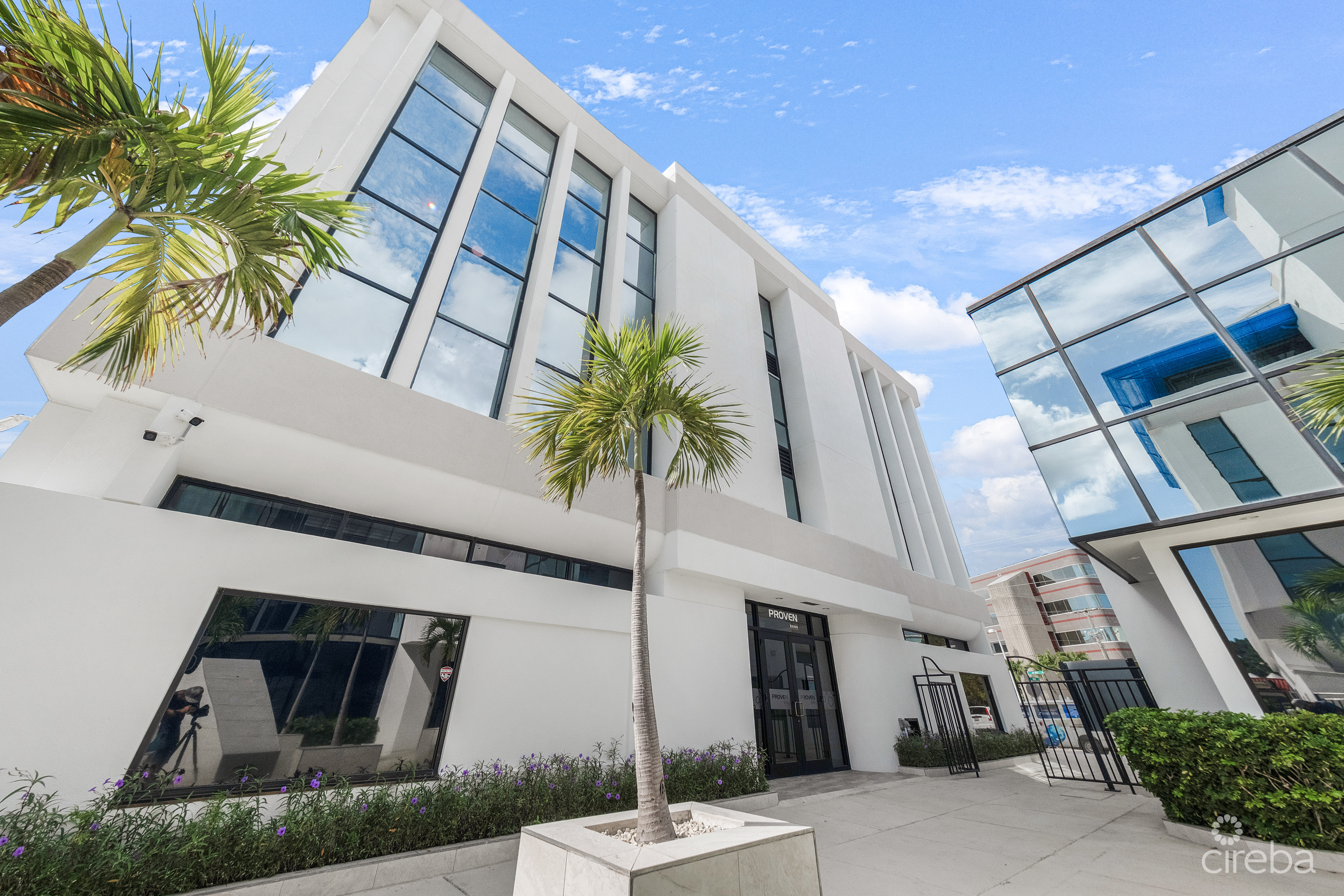 RARE  ENTIRE FLOOR COMMERCIAL OFFICE, GEORGE TOWN – OWNER FINANCING AVAILABLE