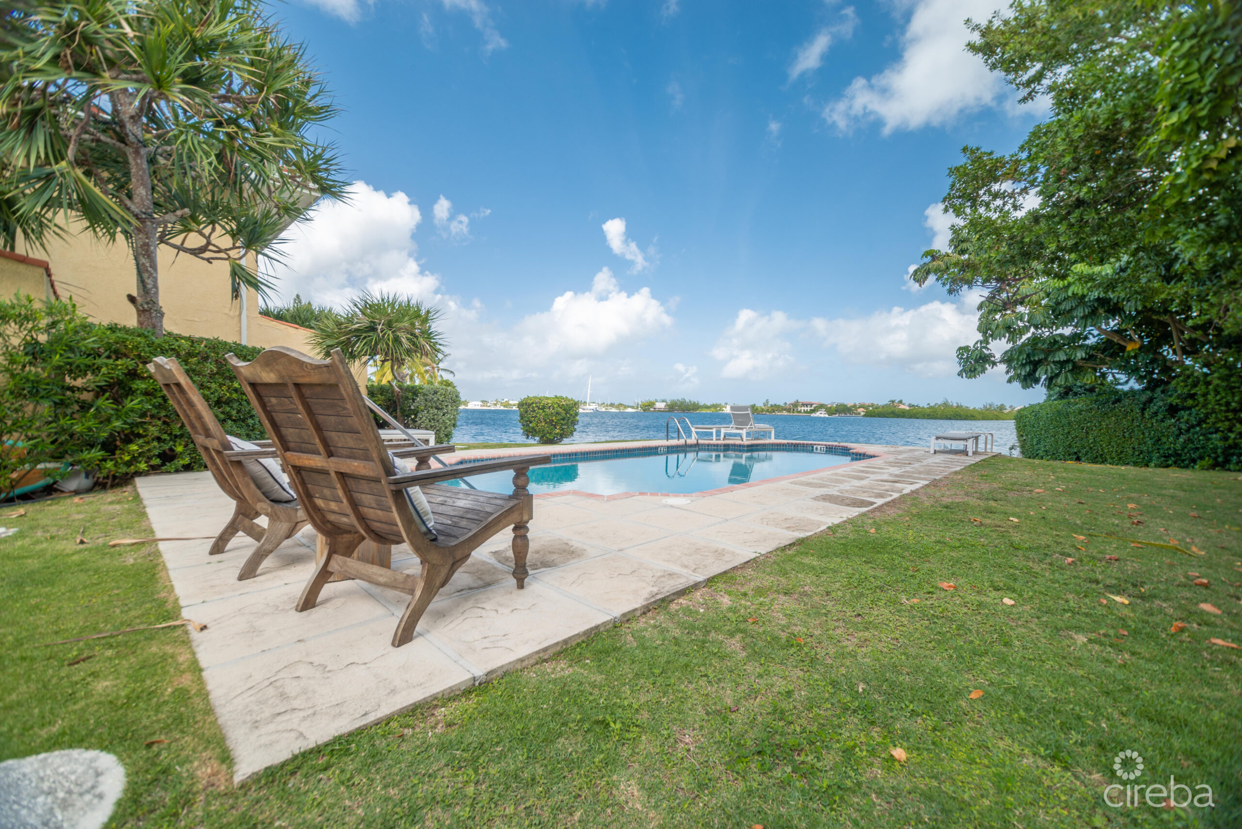 CANAL-FRONT TOWNHOUSE | GOVERNORS HARBOUR | SMB CORRIDOR