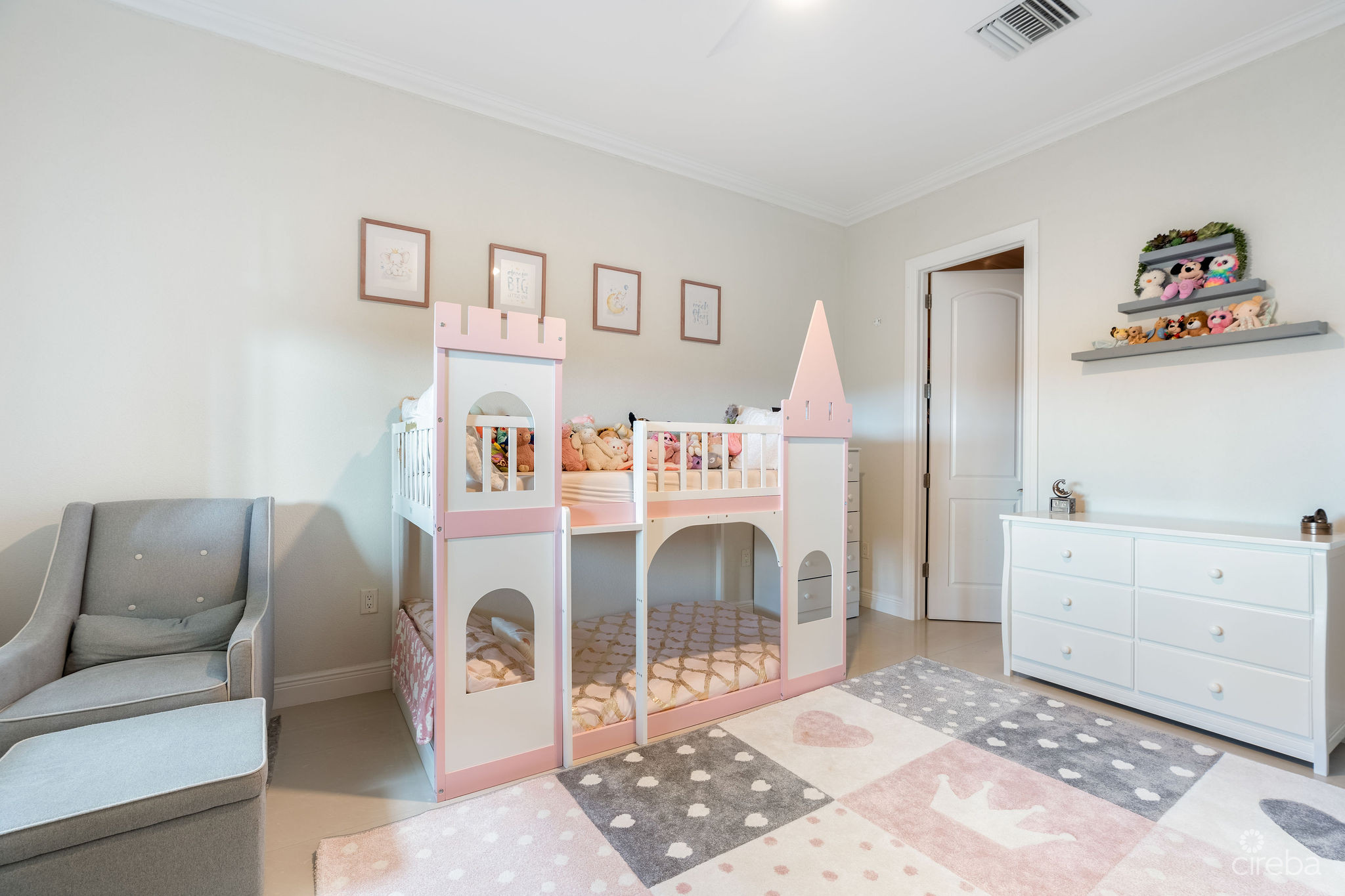 WESTVIEW- GROUND FLOOR OCEANFRONT CONDO