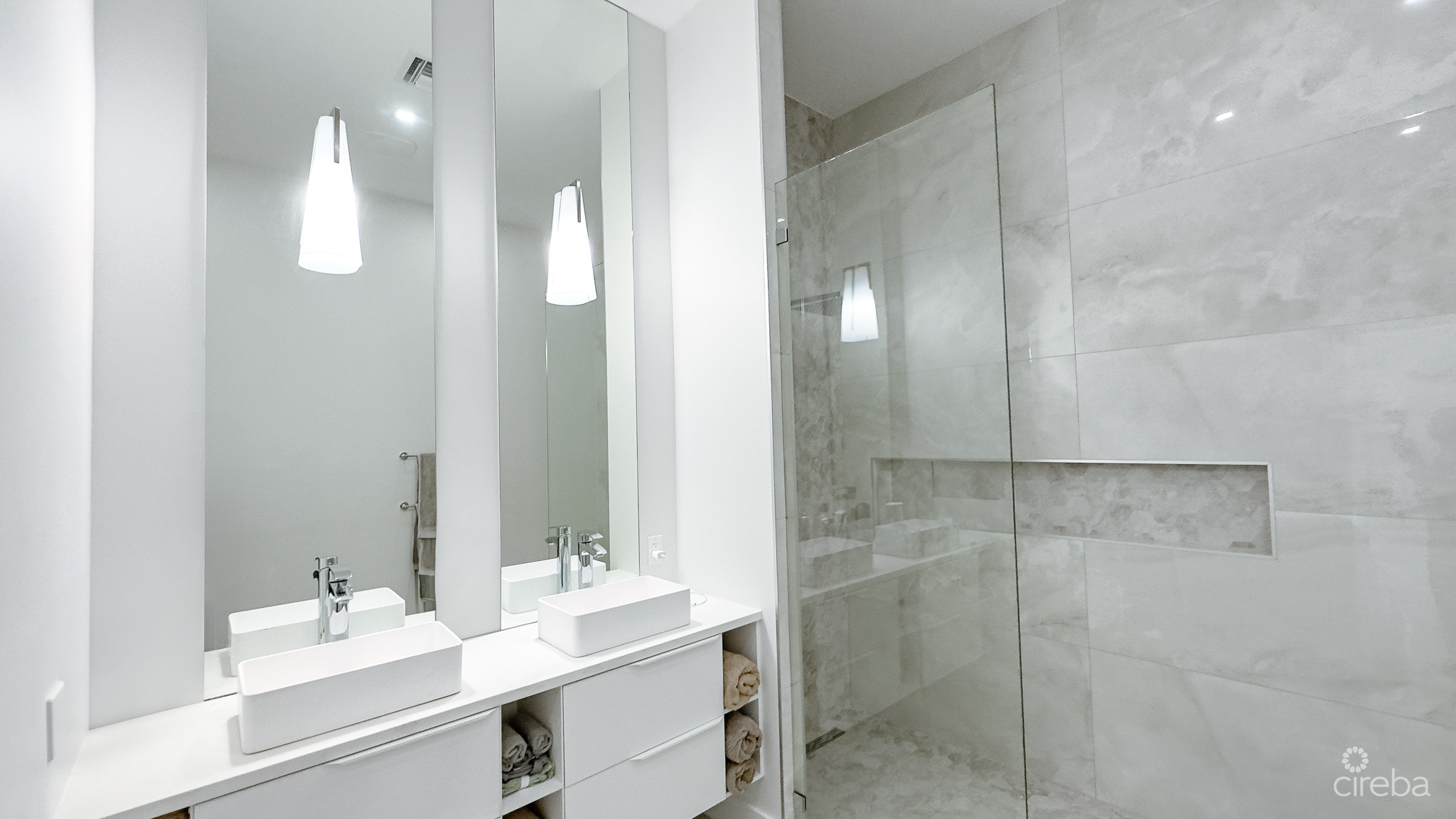 TARPON CIRCLE 4 BED FAMILY HOME