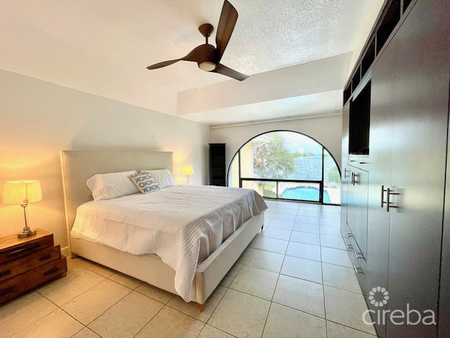 CANAL-FRONT TOWNHOUSE | GOVERNORS HARBOUR | SMB CORRIDOR