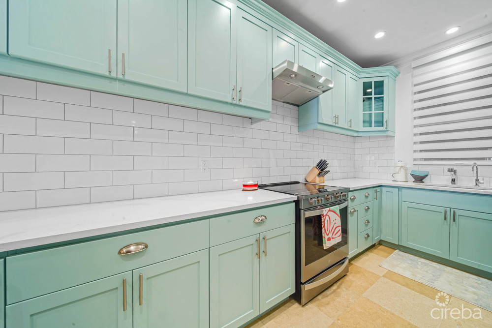 KISHA 104 | 2 BDRM WATERFRONT WALKOUT – COASTAL ELEGANCE & LUXURY