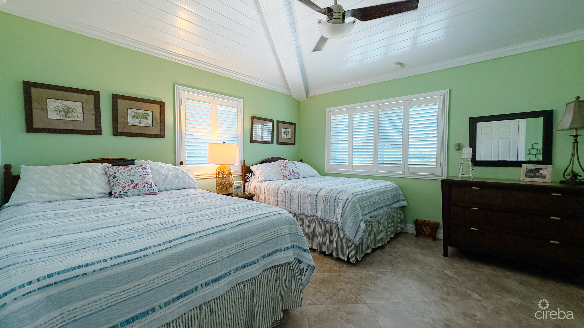 SEVEN MILE BEACHFRONT CONDO SILVER SANDS