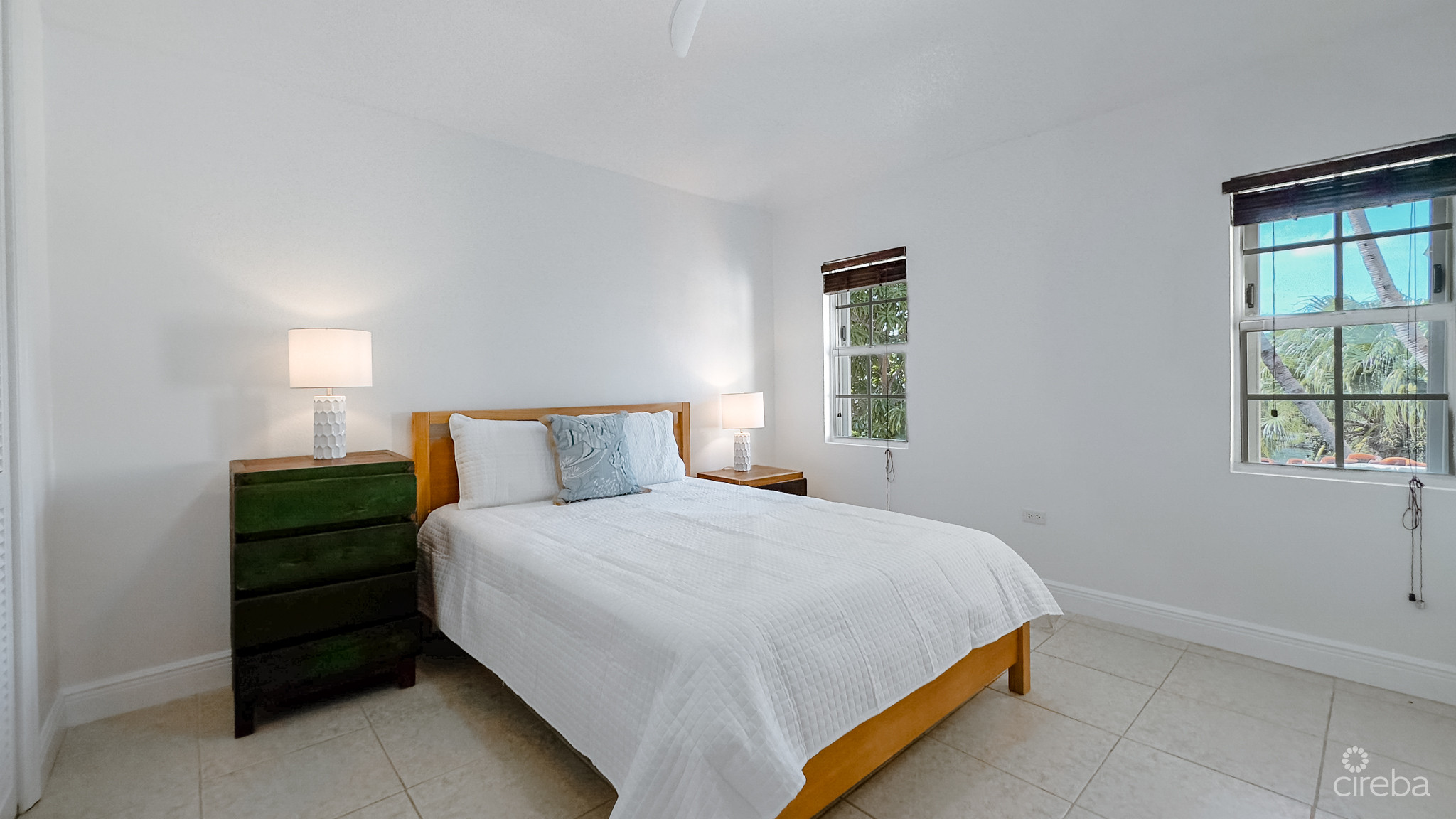 CANAL-FRONT TOWNHOUSE | GOVERNORS HARBOUR | SMB CORRIDOR