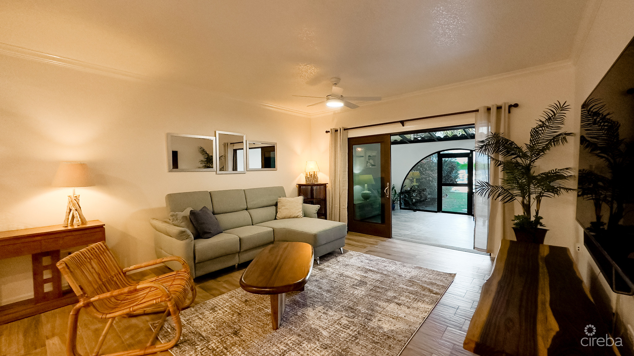 CANAL-FRONT TOWNHOUSE | GOVERNORS HARBOUR | SMB CORRIDOR