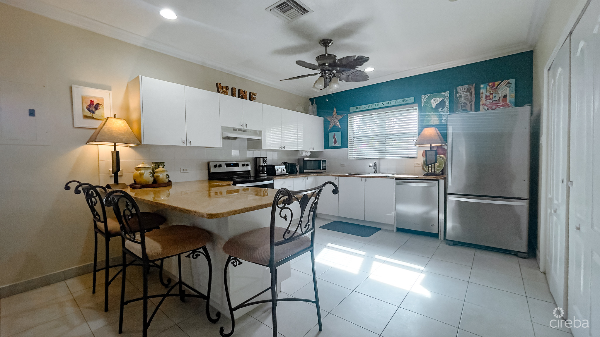 2 BED SOUTH SOUND TOWNHOME  GRAND PALMS