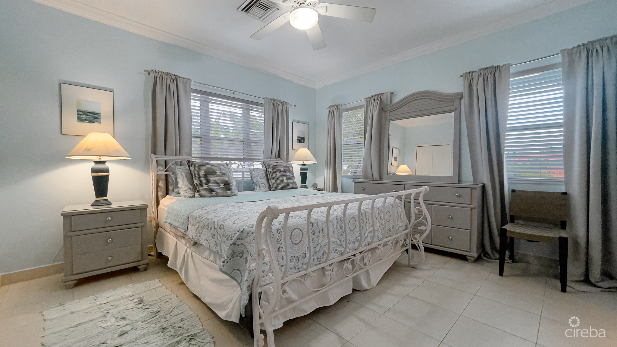 2 BED SOUTH SOUND TOWNHOME  GRAND PALMS