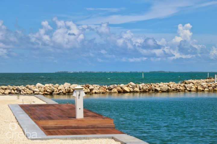 DIAMOND’S EDGE OCEANFRONT ACREAGE ESTATE LOT