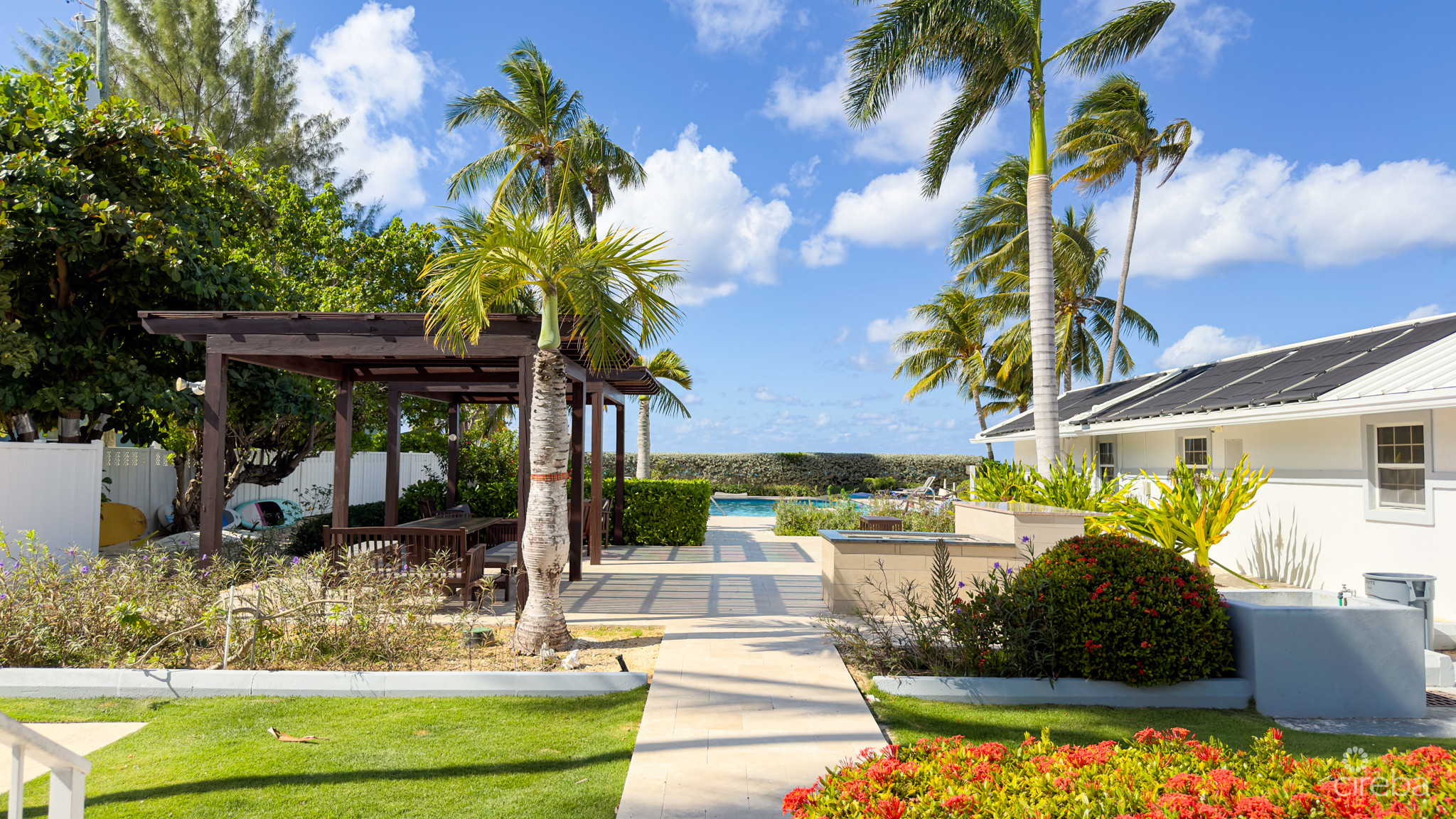 BEACHFRONT CONDO ISLAND PINE VILLAS