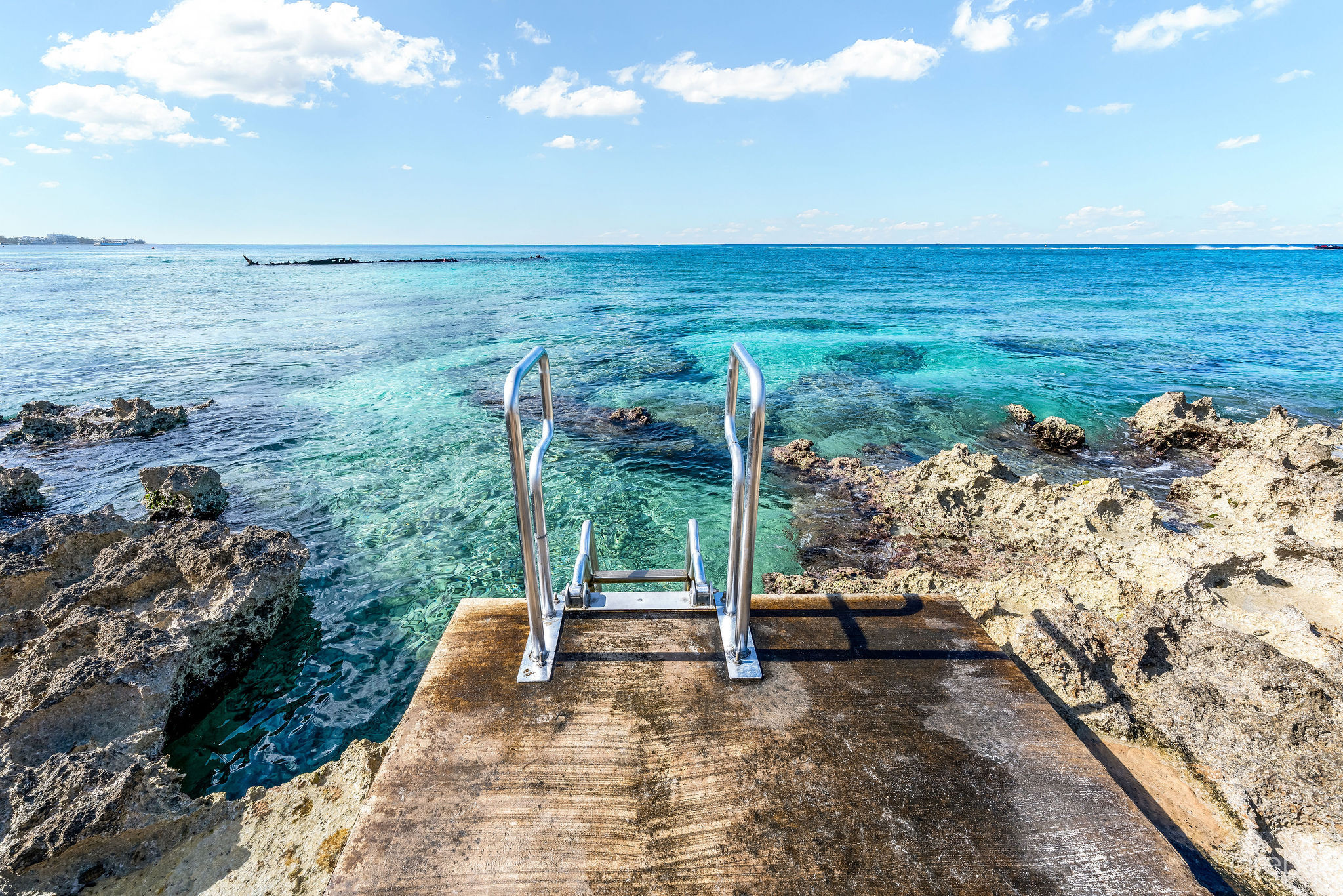 POINSETTIA PENTHOUSE B7, SEVEN MILE CORRIDOR