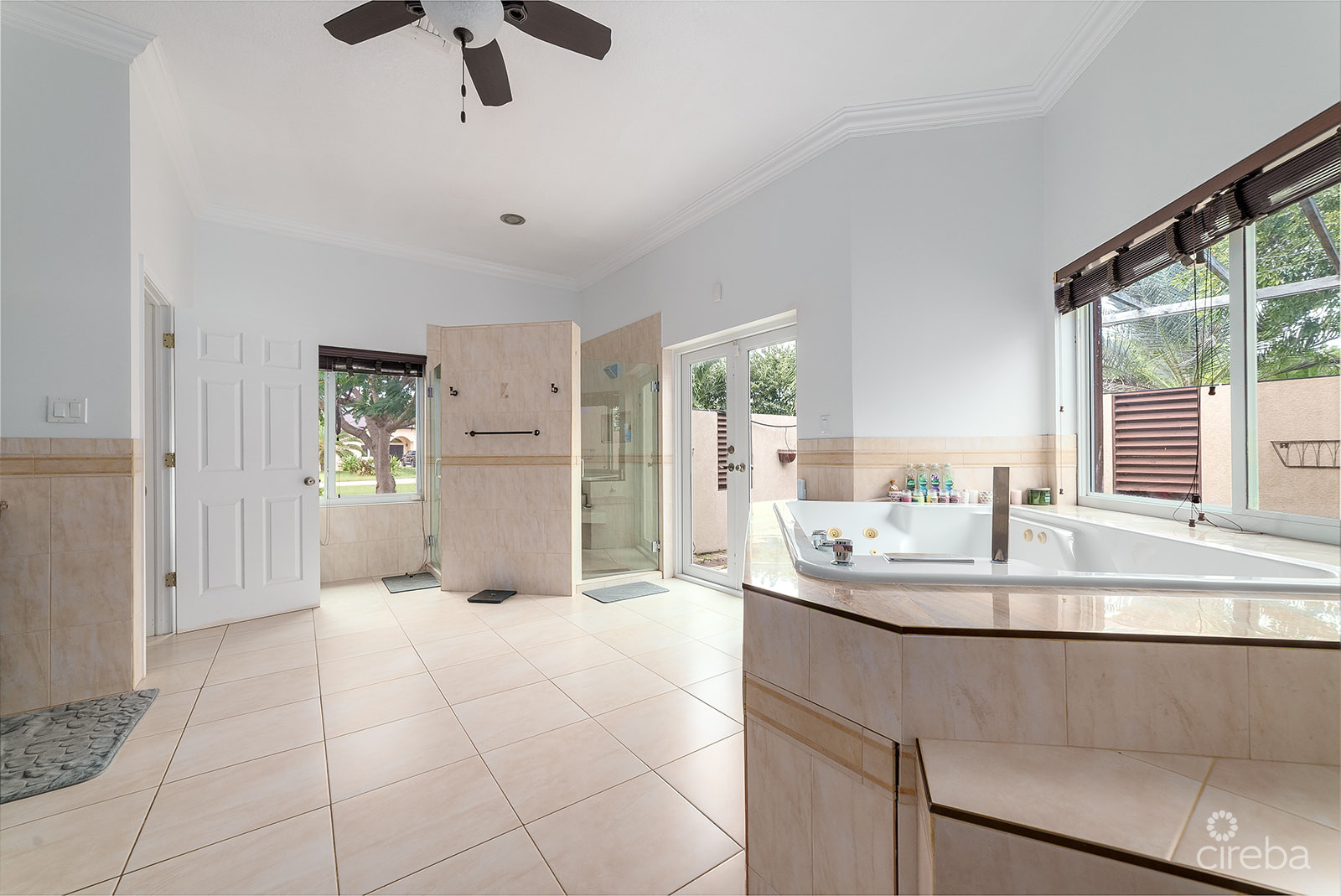 3 BED MIDWAY CLOSE FAMILY HOME