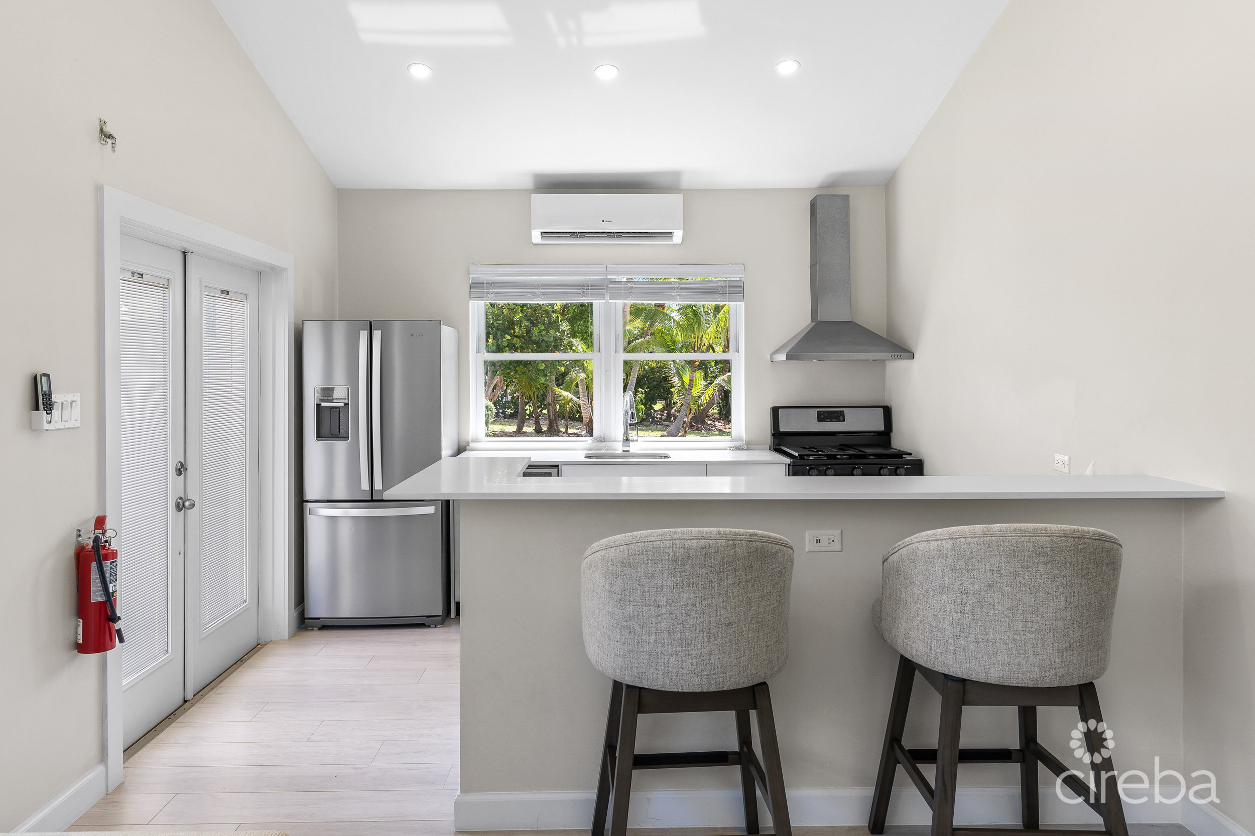 OCEANFRONT INVESTMENT / DEVELOPMENT OPPORTUNITY – CONCH POINT ROAD 2.74 ACRES