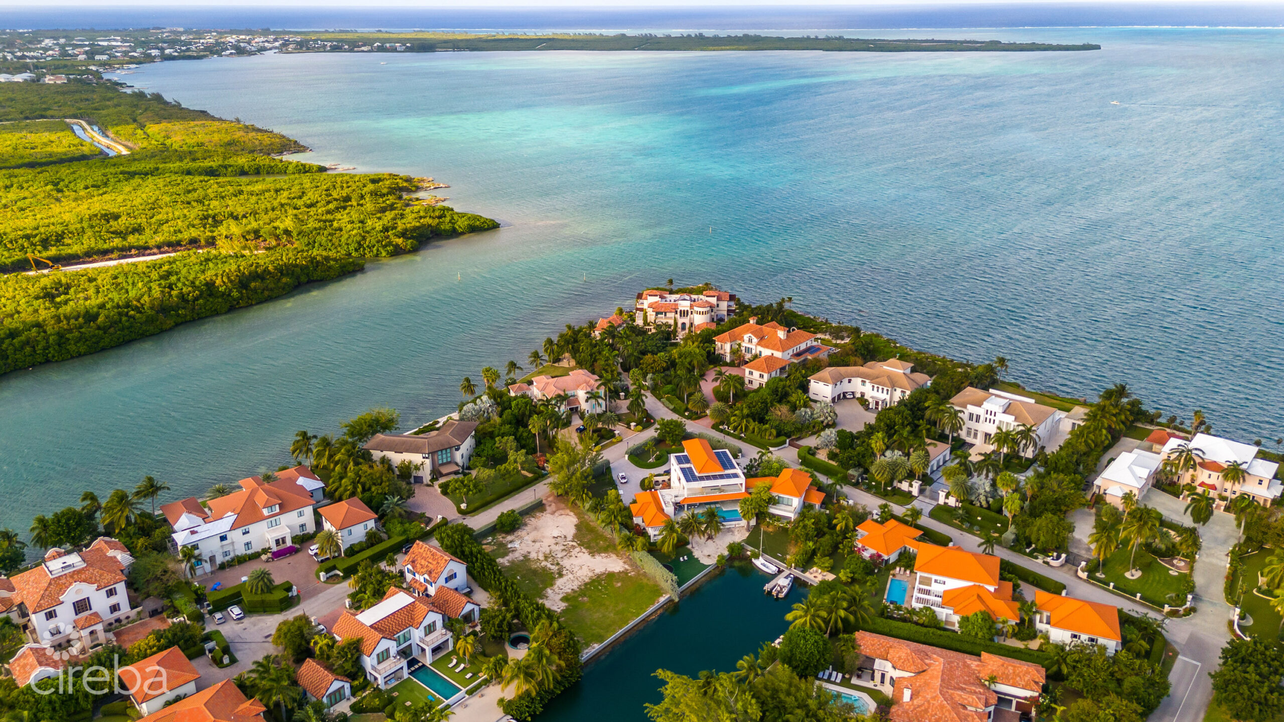 VISTA DEL MAR- EXECUTIVE  ESTATE CANAL LOT