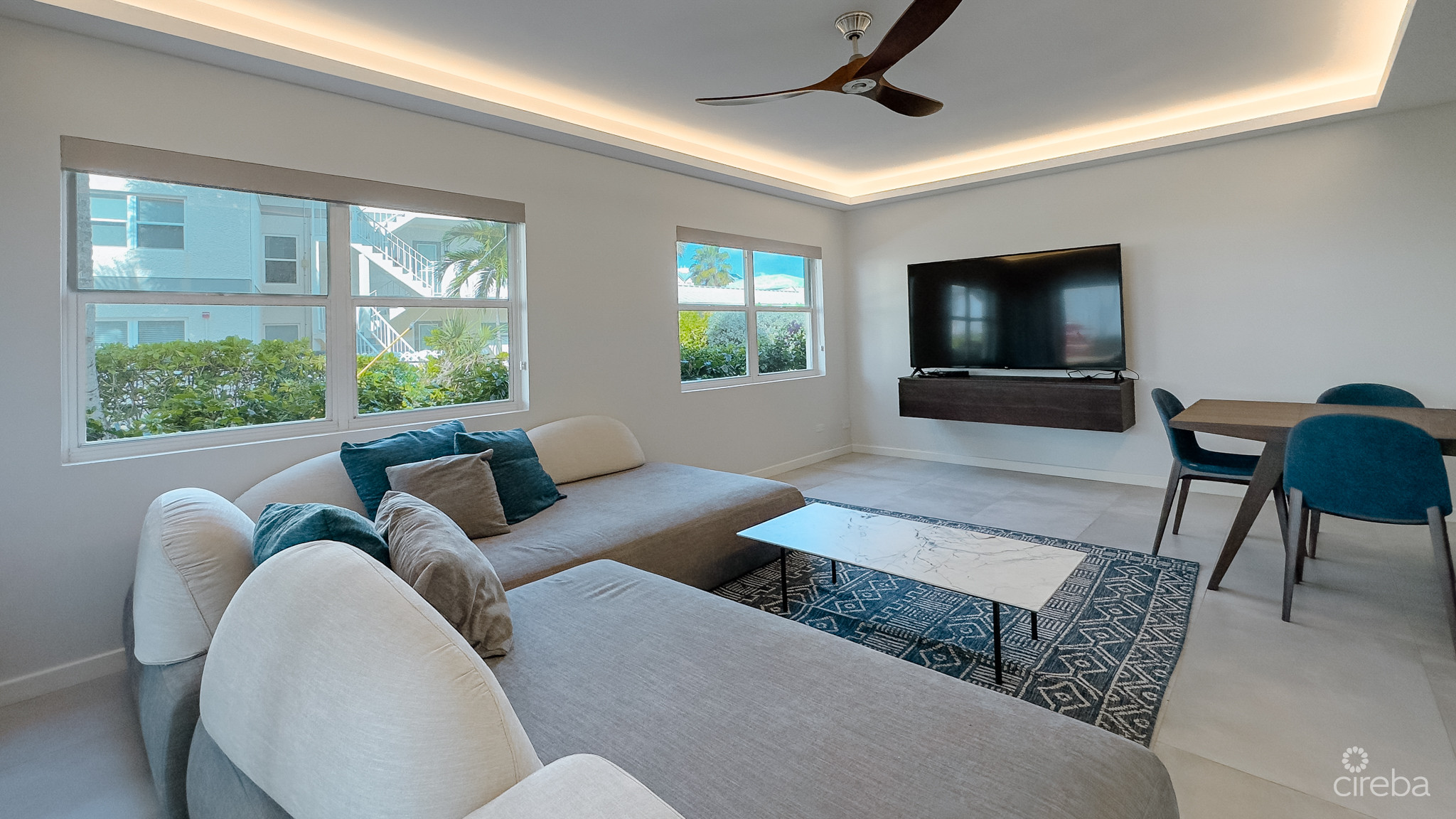 PLANTATION VILLAGE SEVEN MILE BEACH