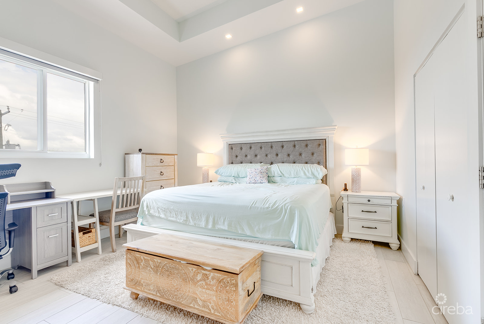 LIGHTHOUSE POINT RESIDENCES PENTHOUSE CORNER UNIT 301